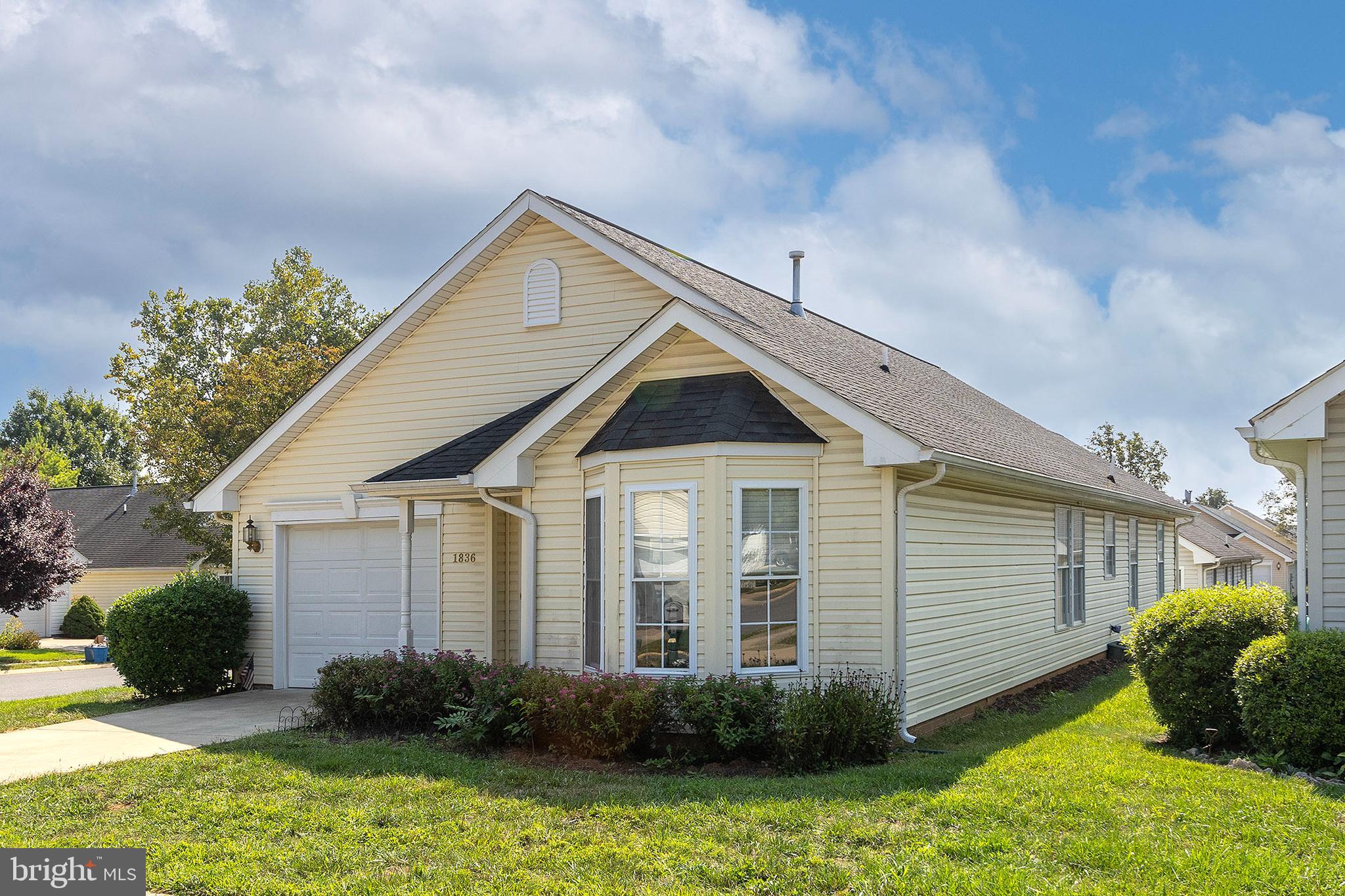 WILLOW LAWN COTTAGES - Residential