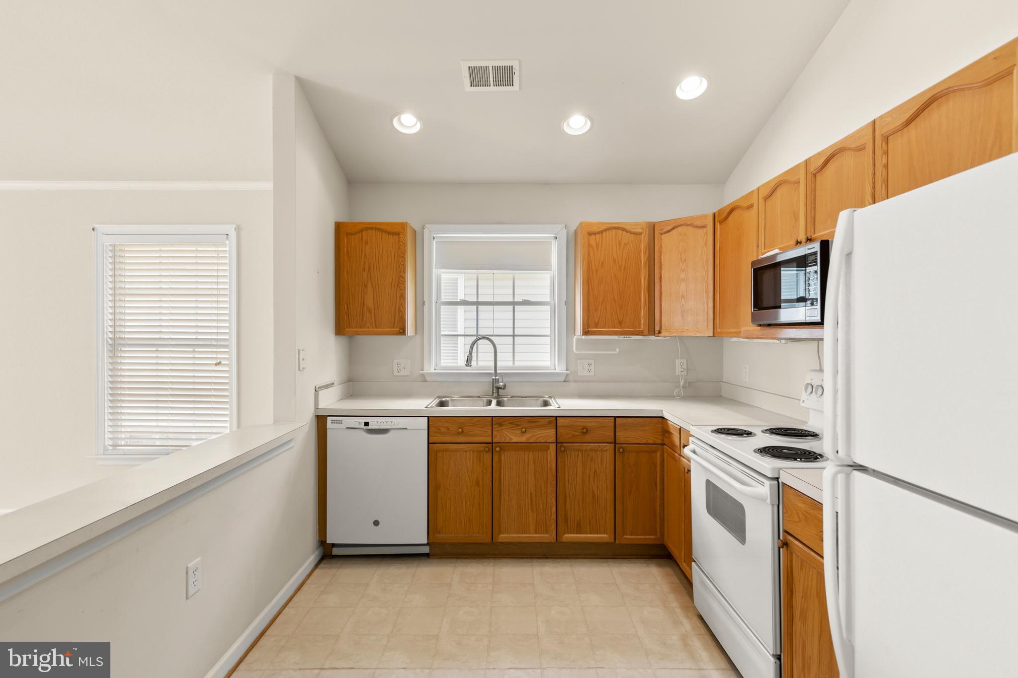 WILLOW LAWN COTTAGES - Residential