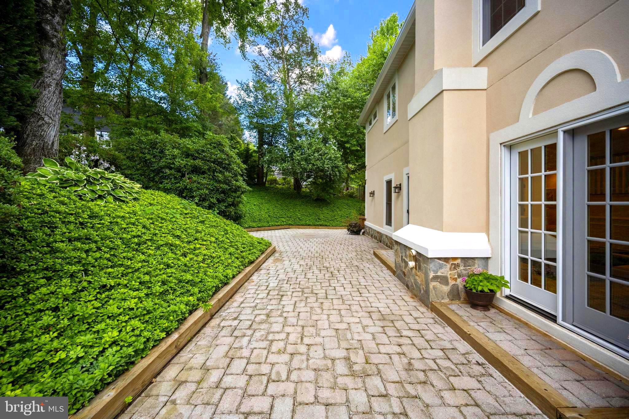 BRYN MAWR - Residential