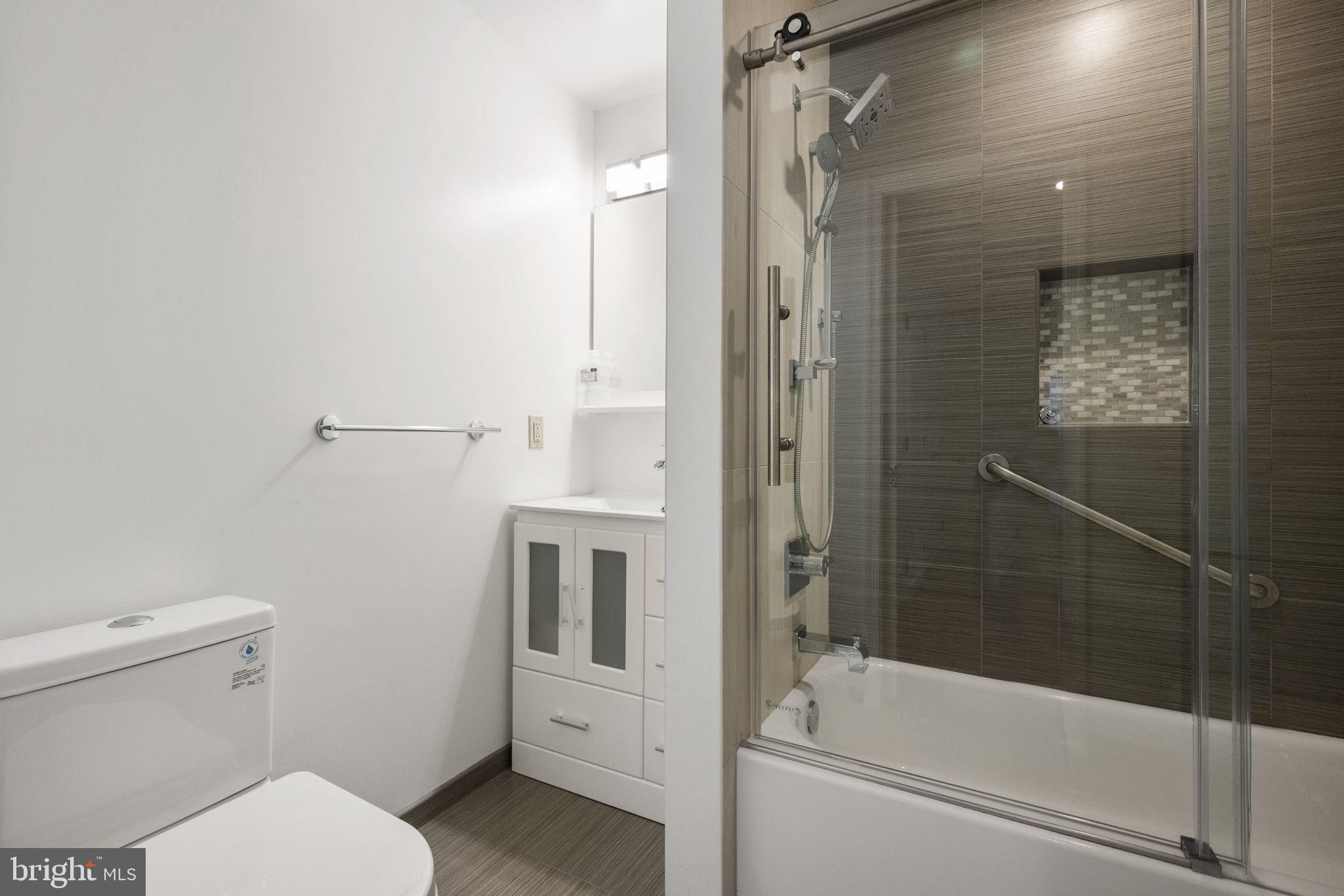 BRYN MAWR - Residential