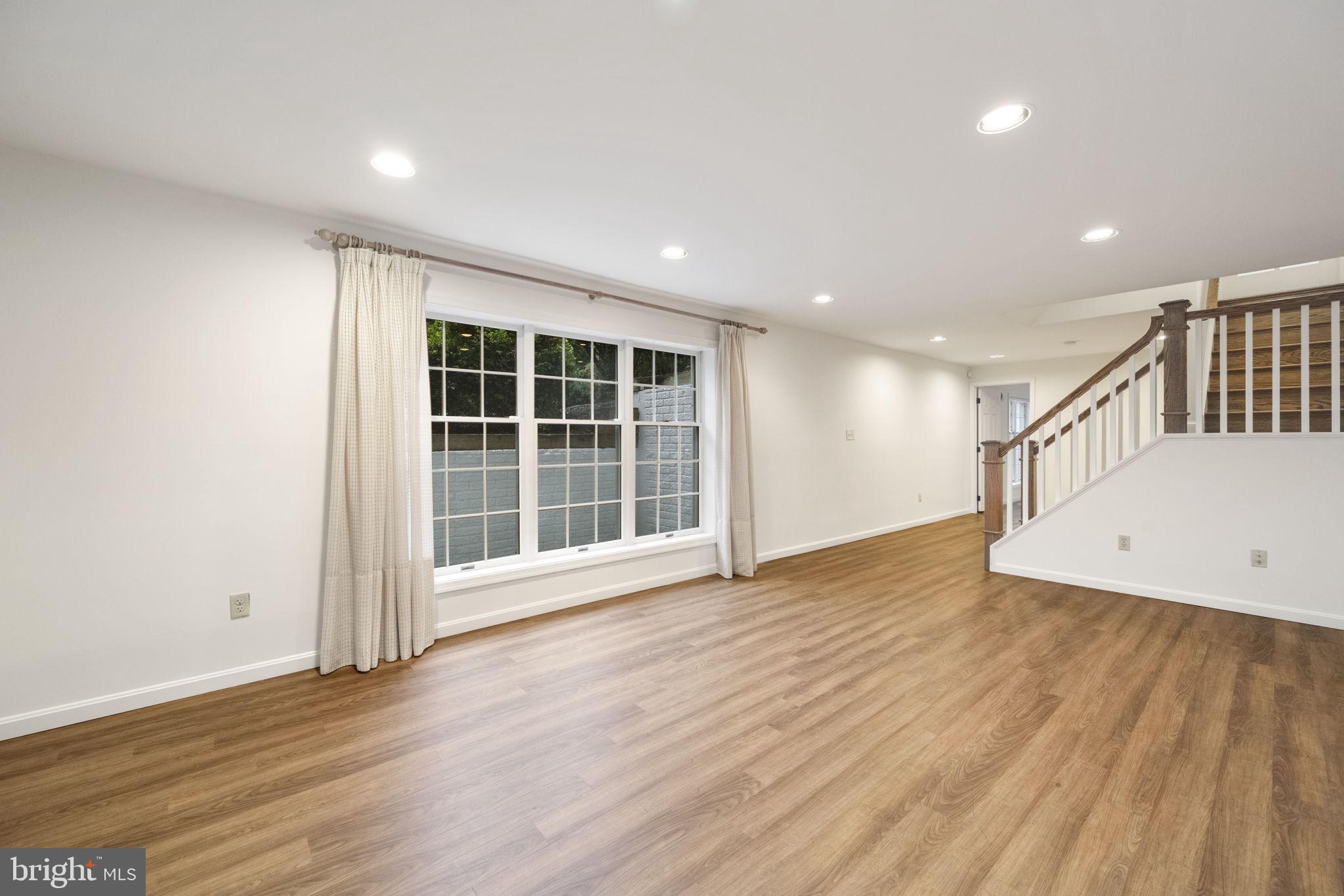 BRYN MAWR - Residential