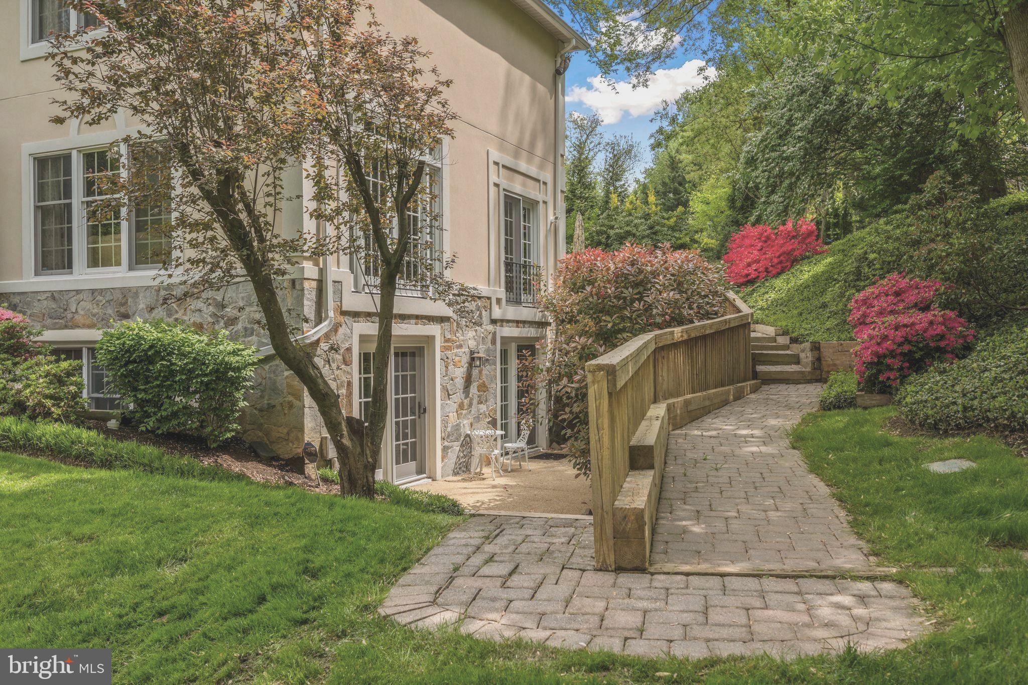 BRYN MAWR - Residential