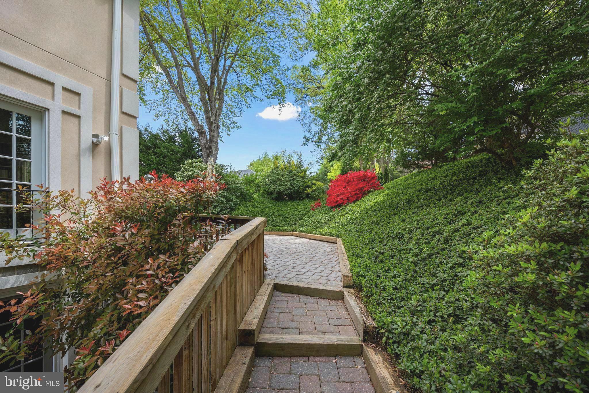 BRYN MAWR - Residential