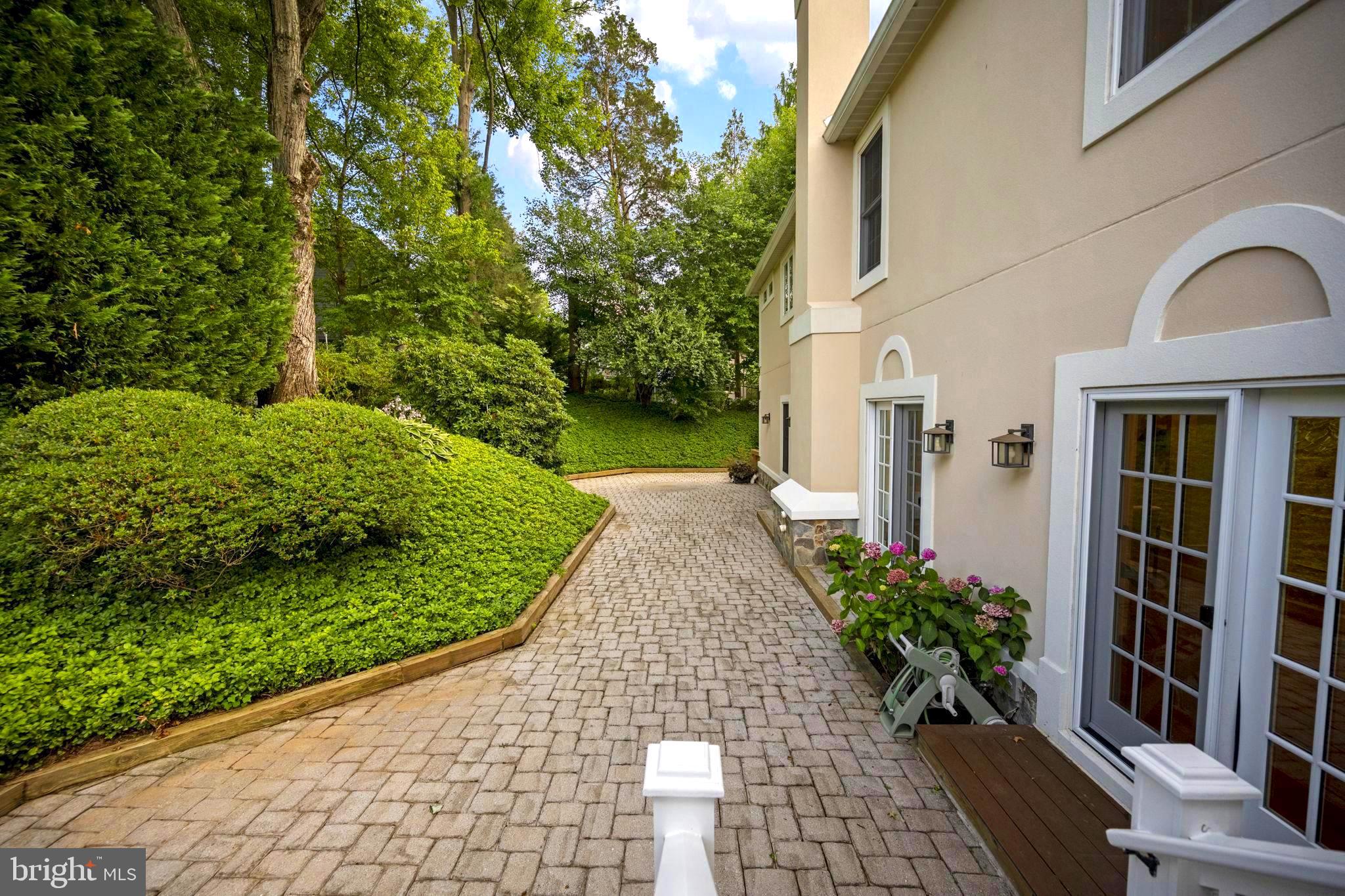 BRYN MAWR - Residential