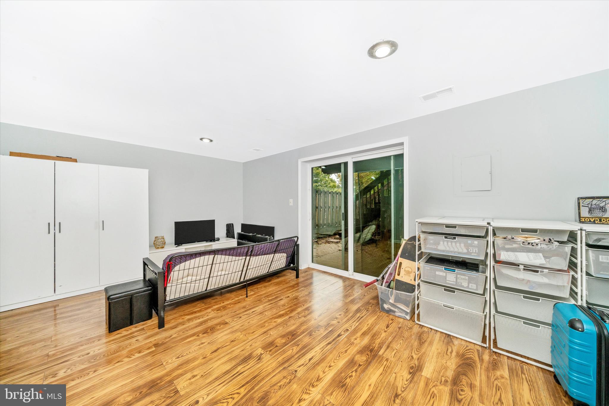 MONTGOMERY MEADOWS - Residential