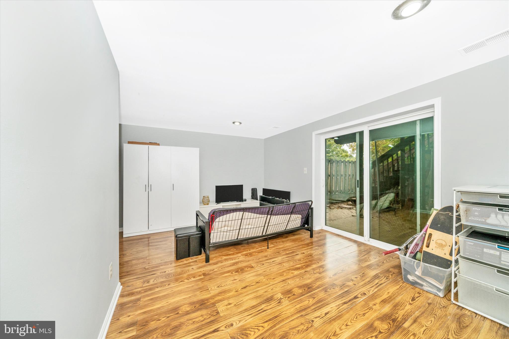 MONTGOMERY MEADOWS - Residential