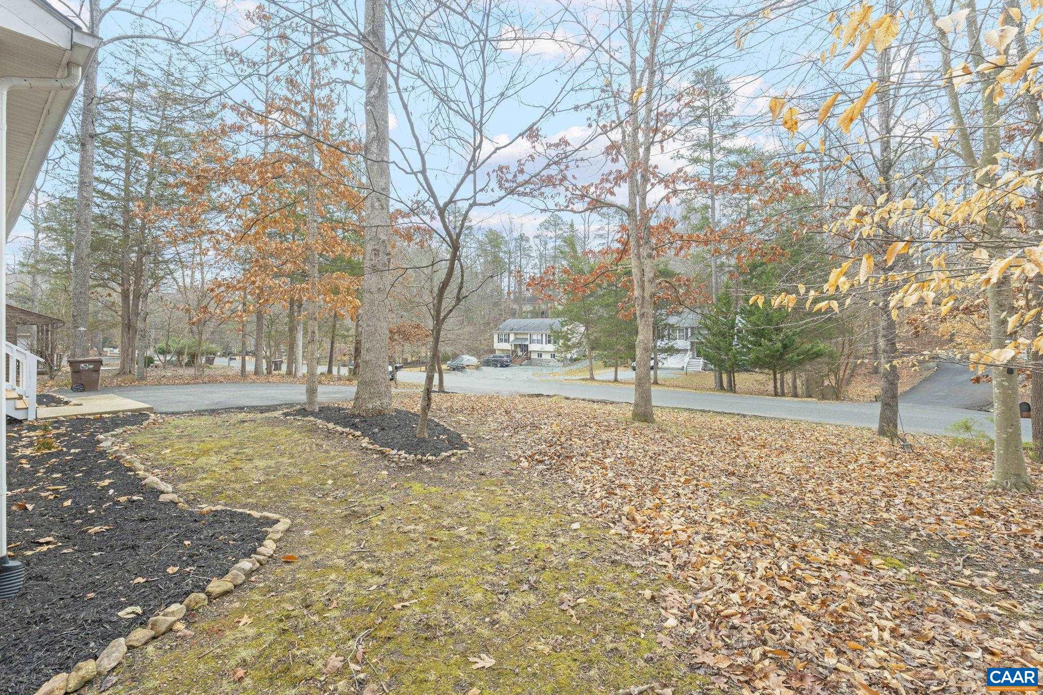 LAKE MONTICELLO - Residential