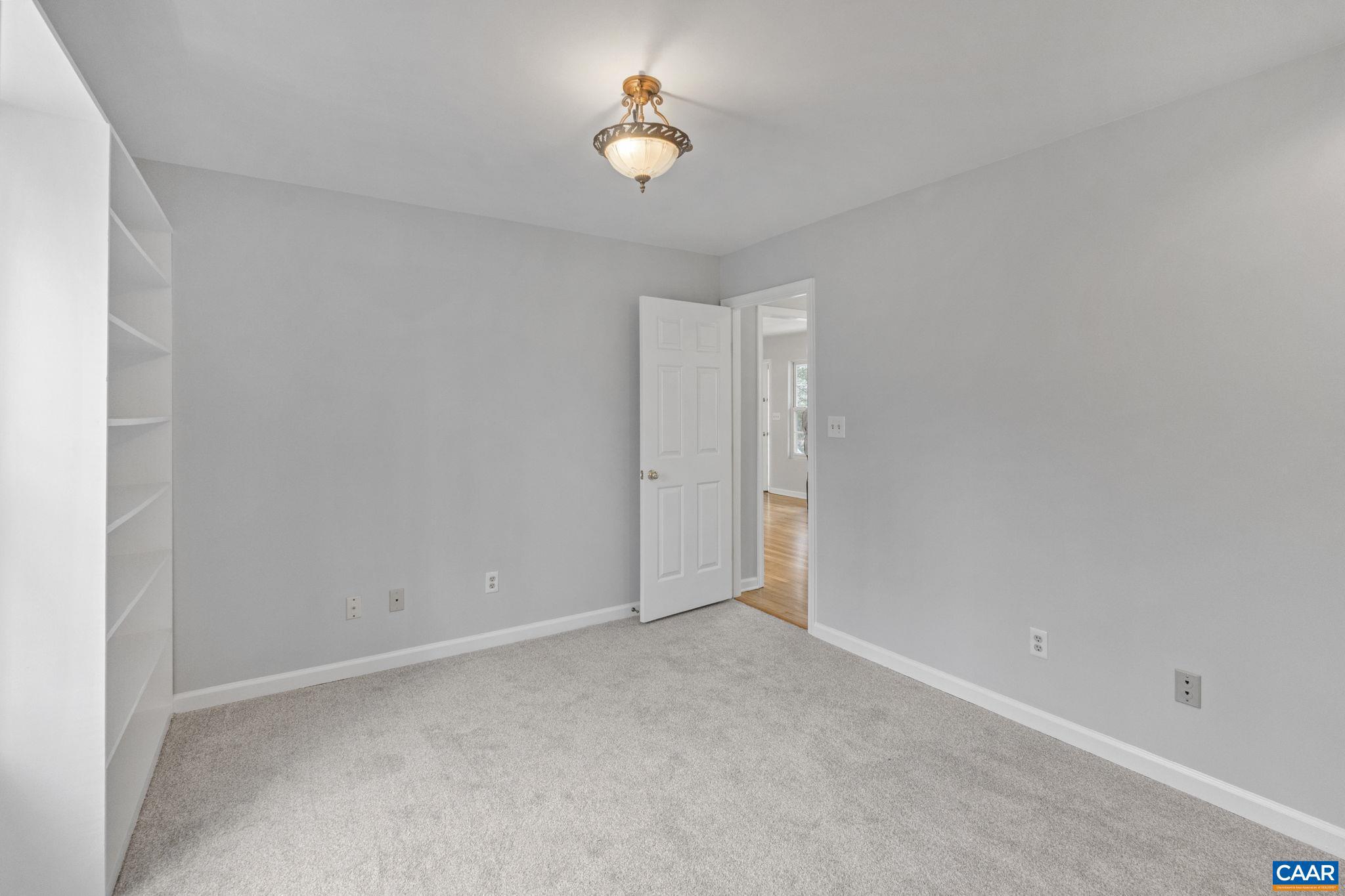 LAKE MONTICELLO - Residential