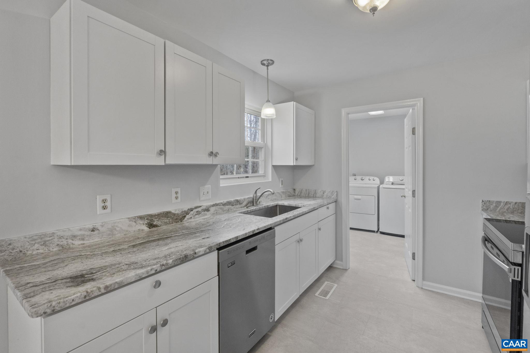 LAKE MONTICELLO - Residential