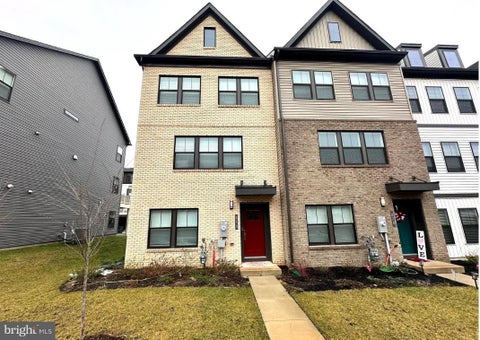 Townhouse For Rent - 830 Teacher Mitchell Road<br/> GLEN BURNIE, MD 21060