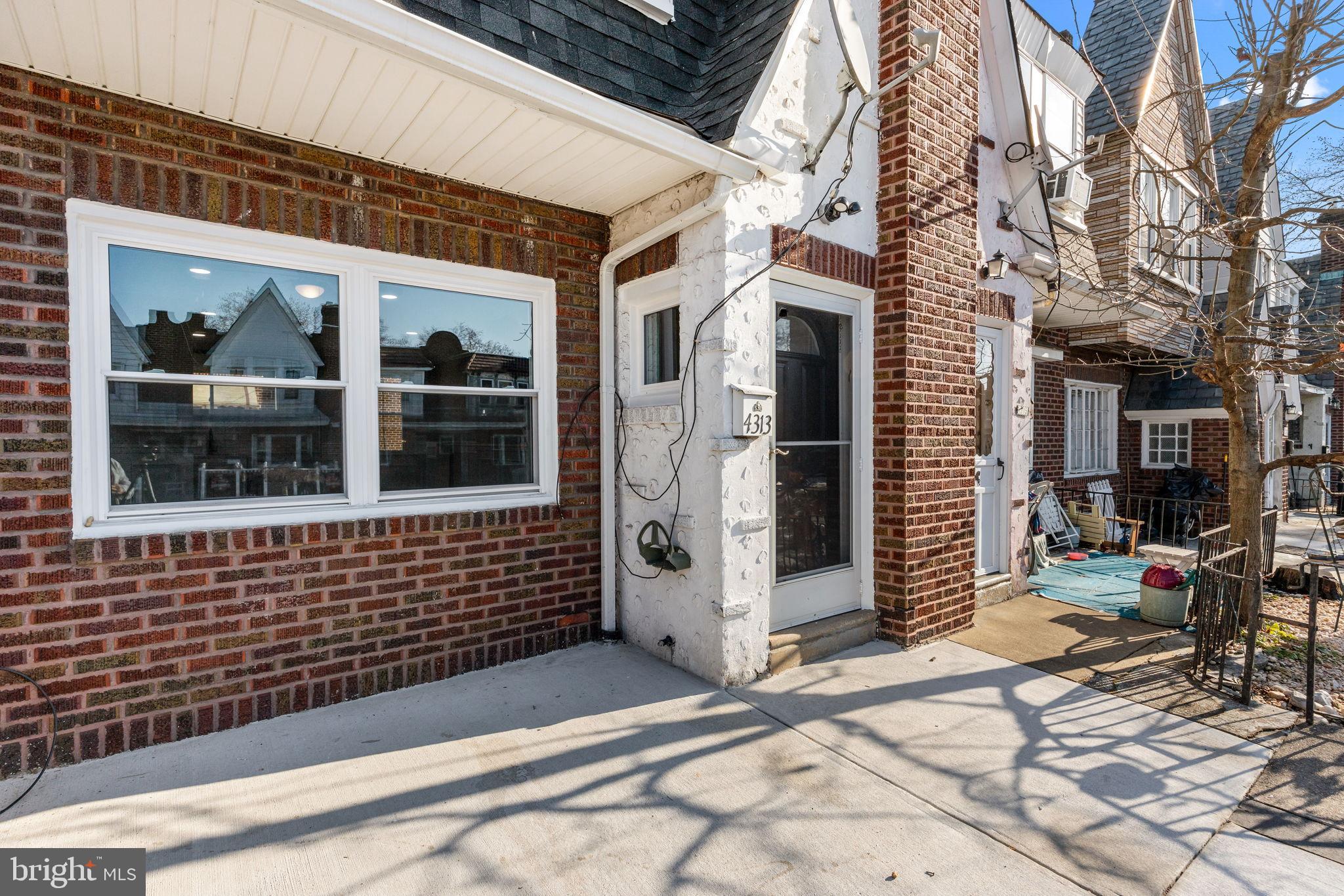 4313 TEESDALE STREET