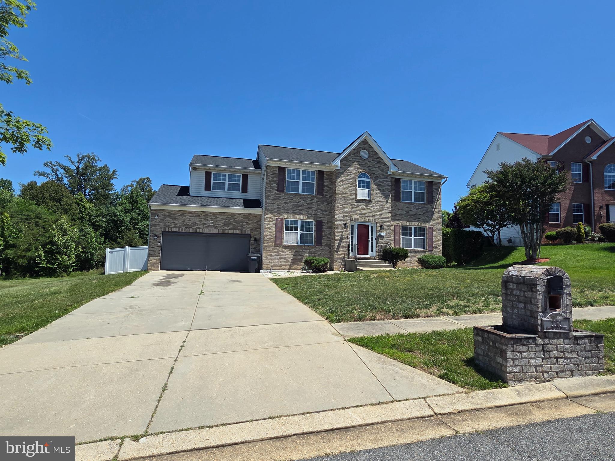 2282 WOODBERRY DRIVE