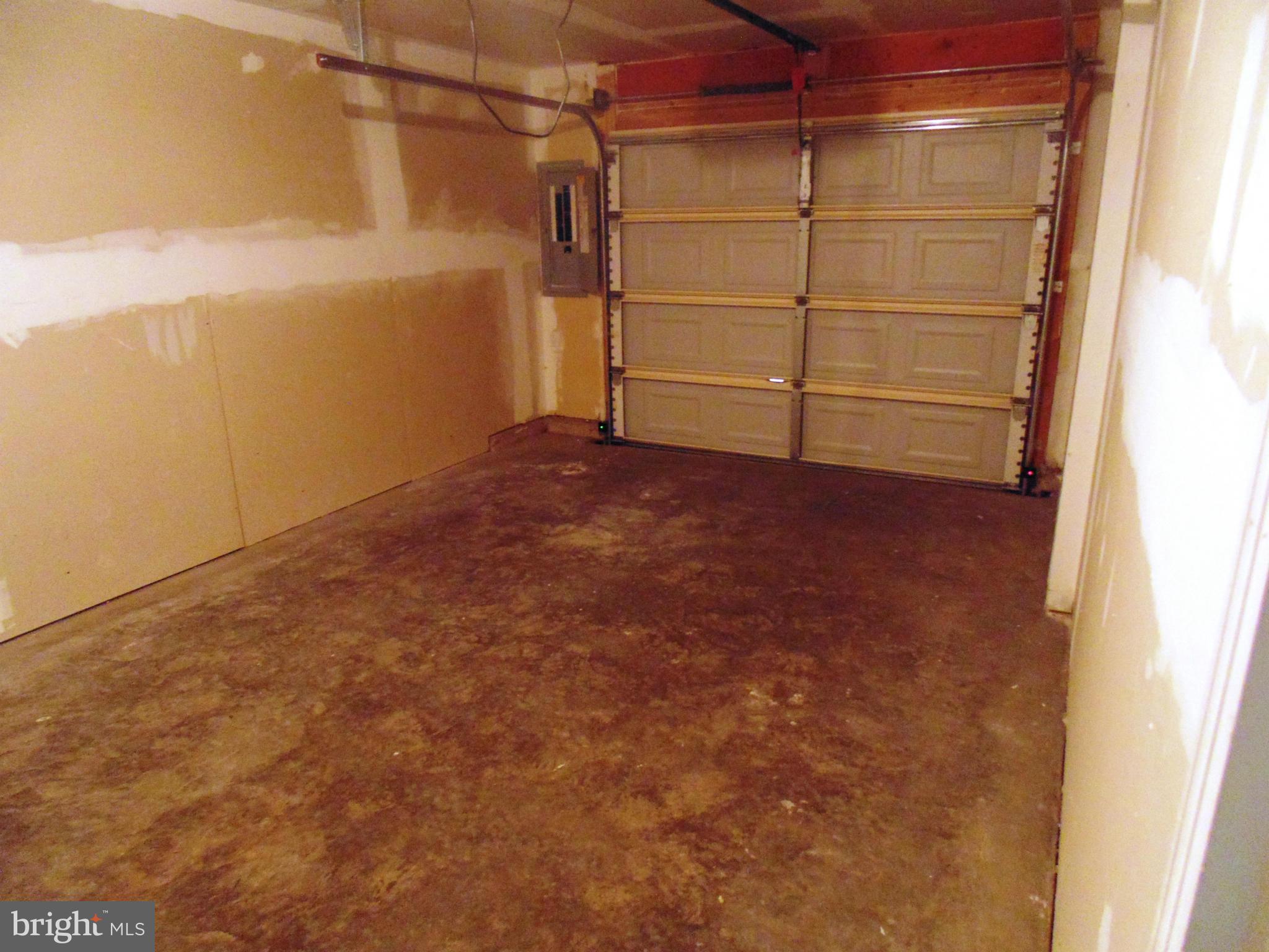 HAMMONDS MILL - Residential Lease