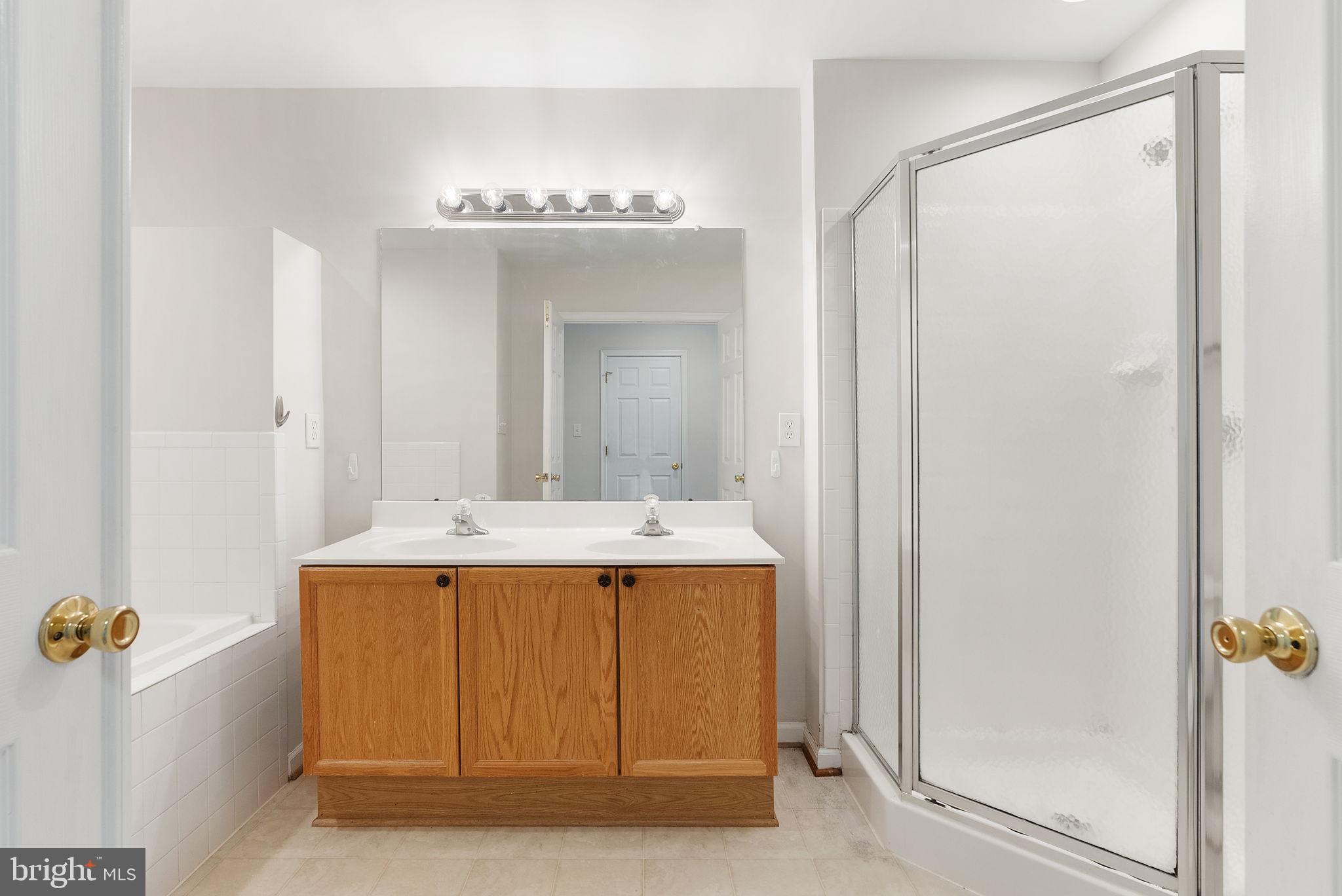 COUNTY GREEN - Residential