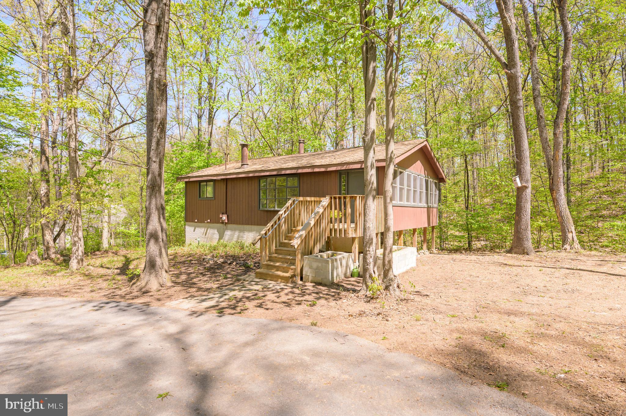 555 HUCKLEBERRY DRIVE