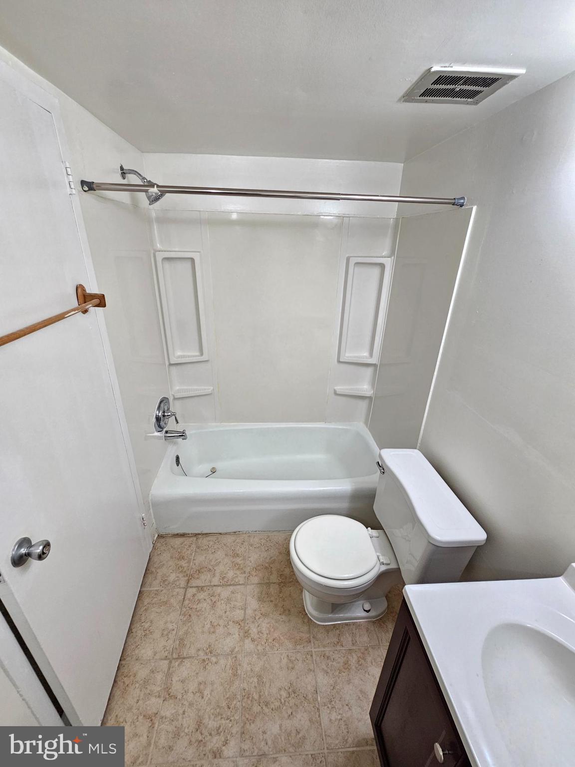 THOMAS CHOICE GARDENS - Residential Lease