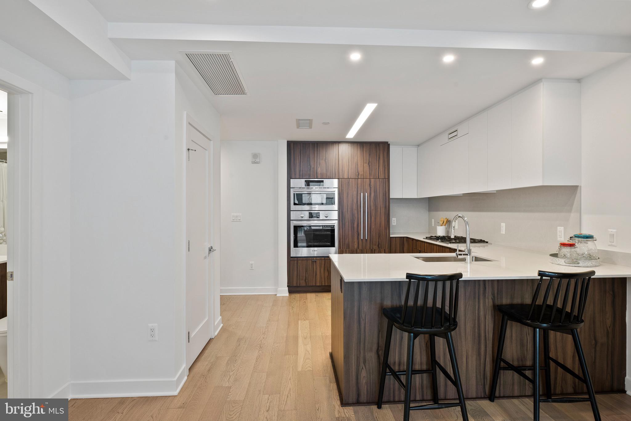 37 L STREET SE 908
