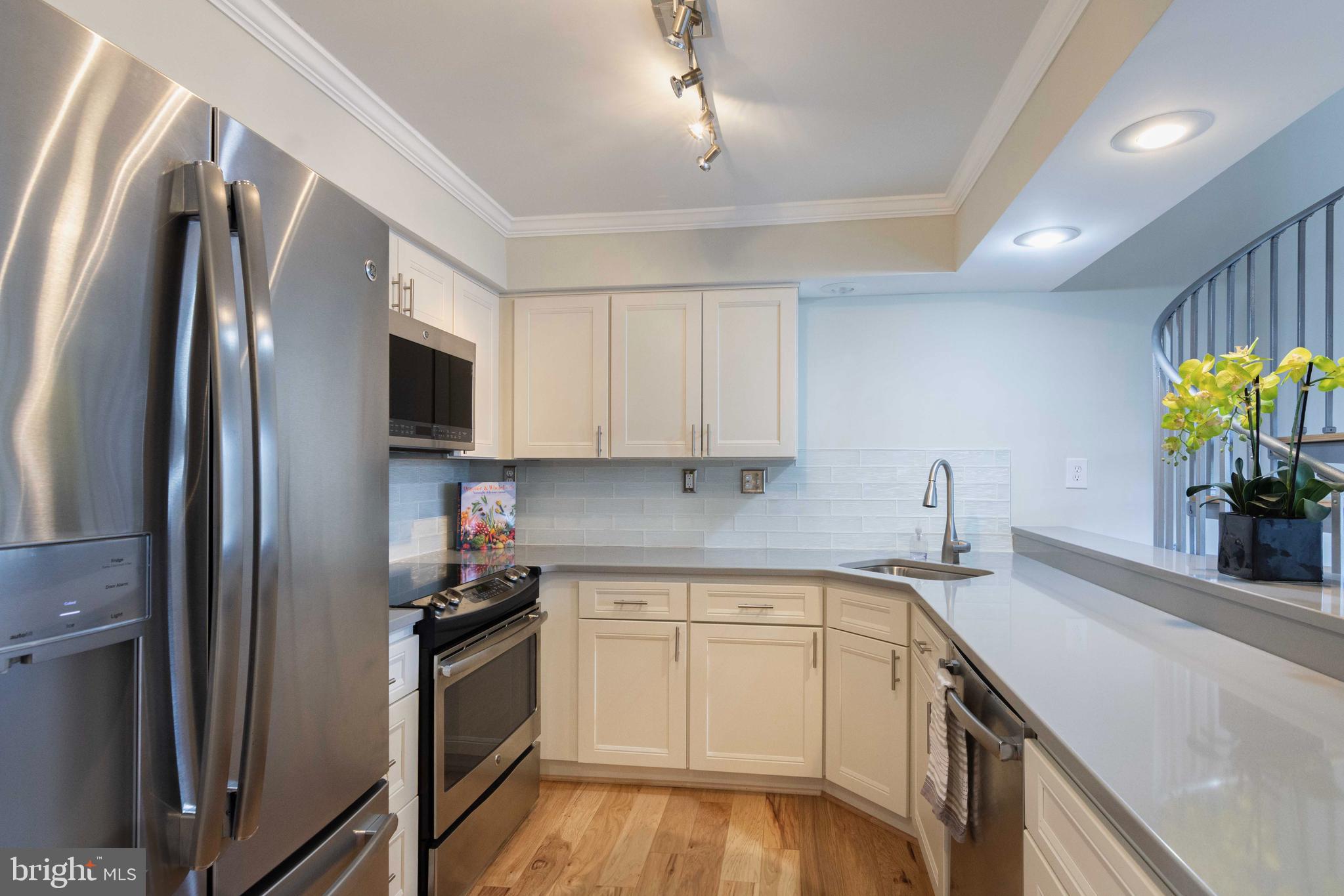 LAKE HERON CONDO - Residential