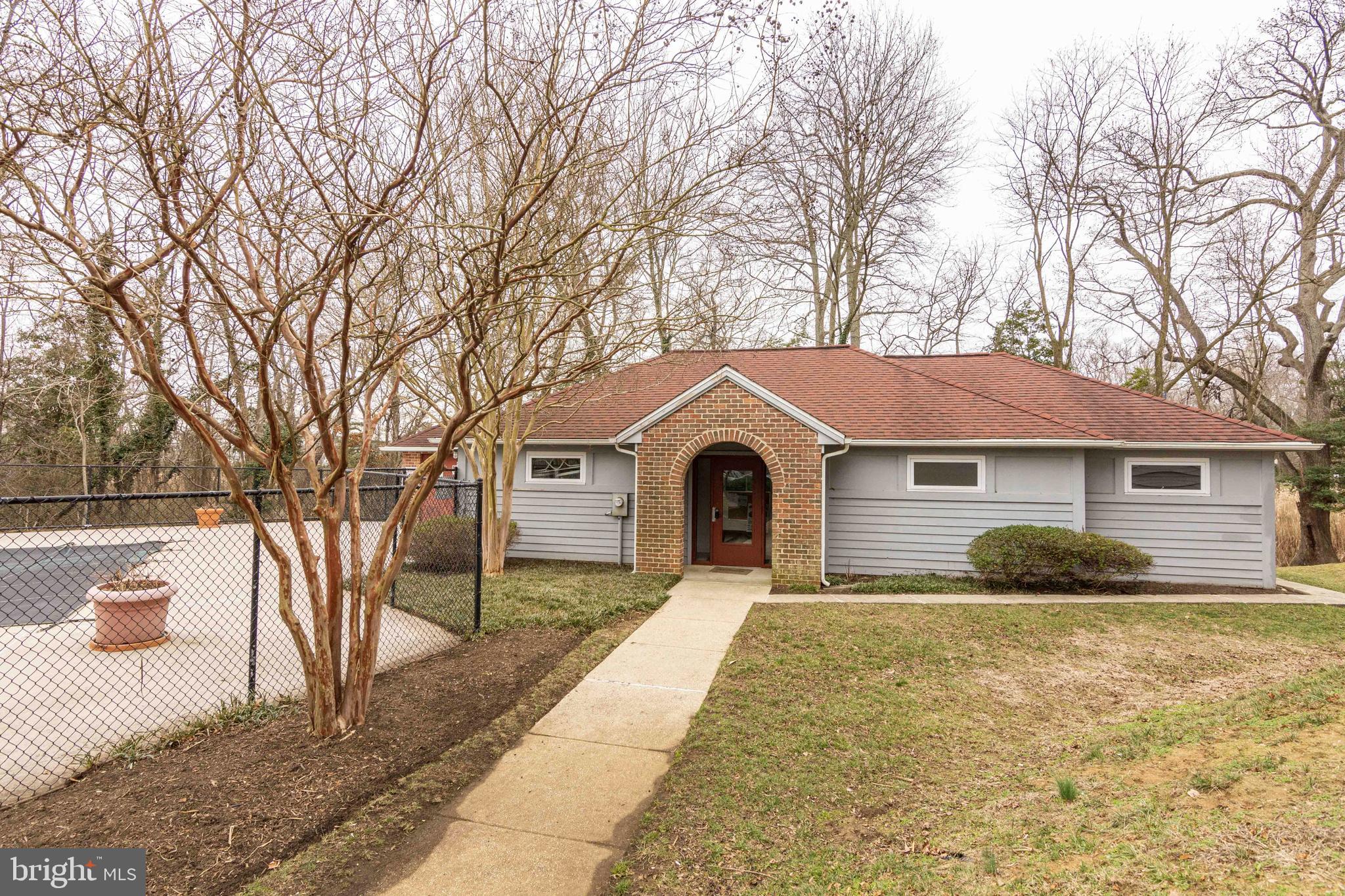 LAKE HERON CONDO - Residential