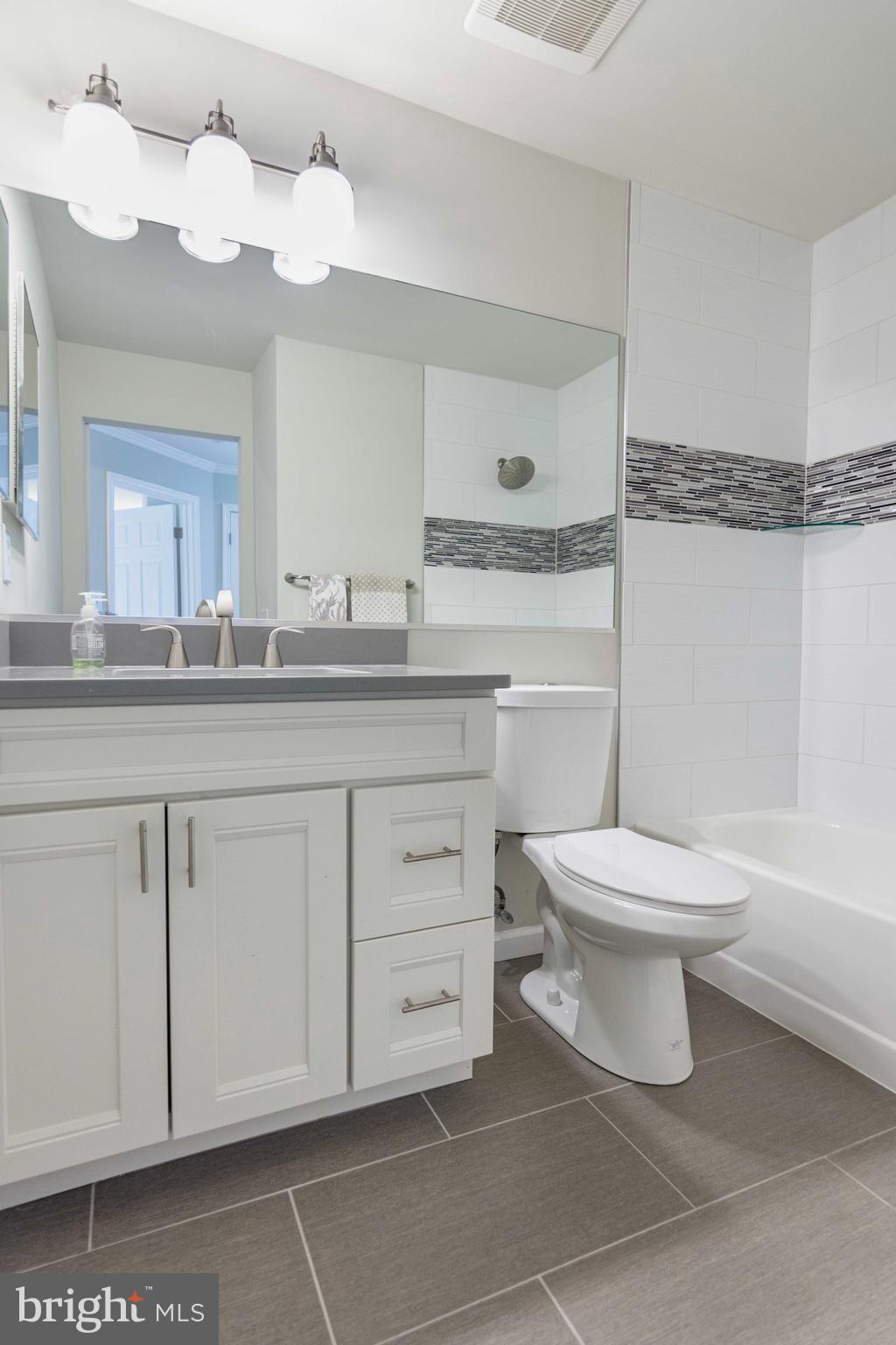 LAKE HERON CONDO - Residential