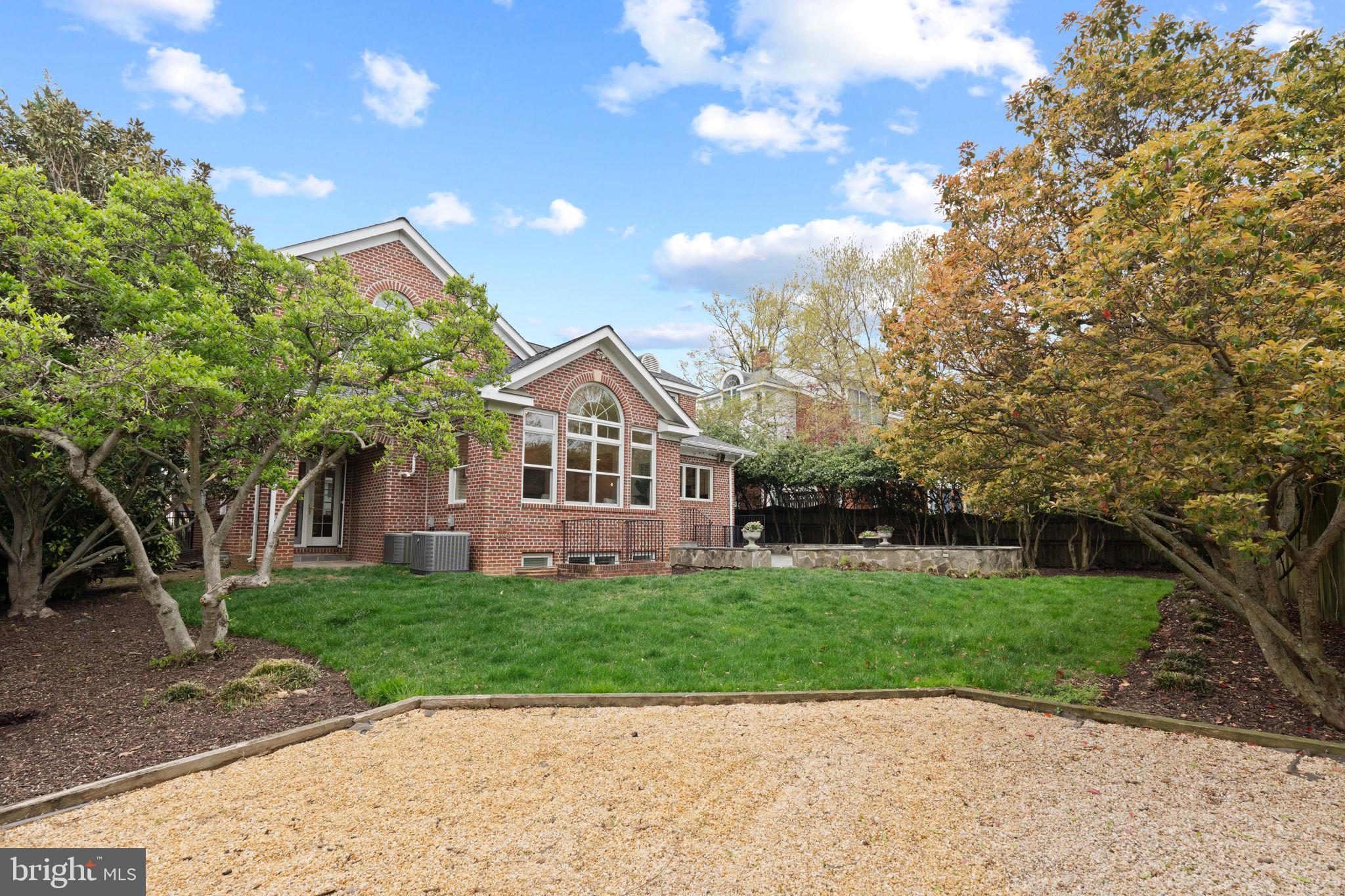 IVY HILL - Residential