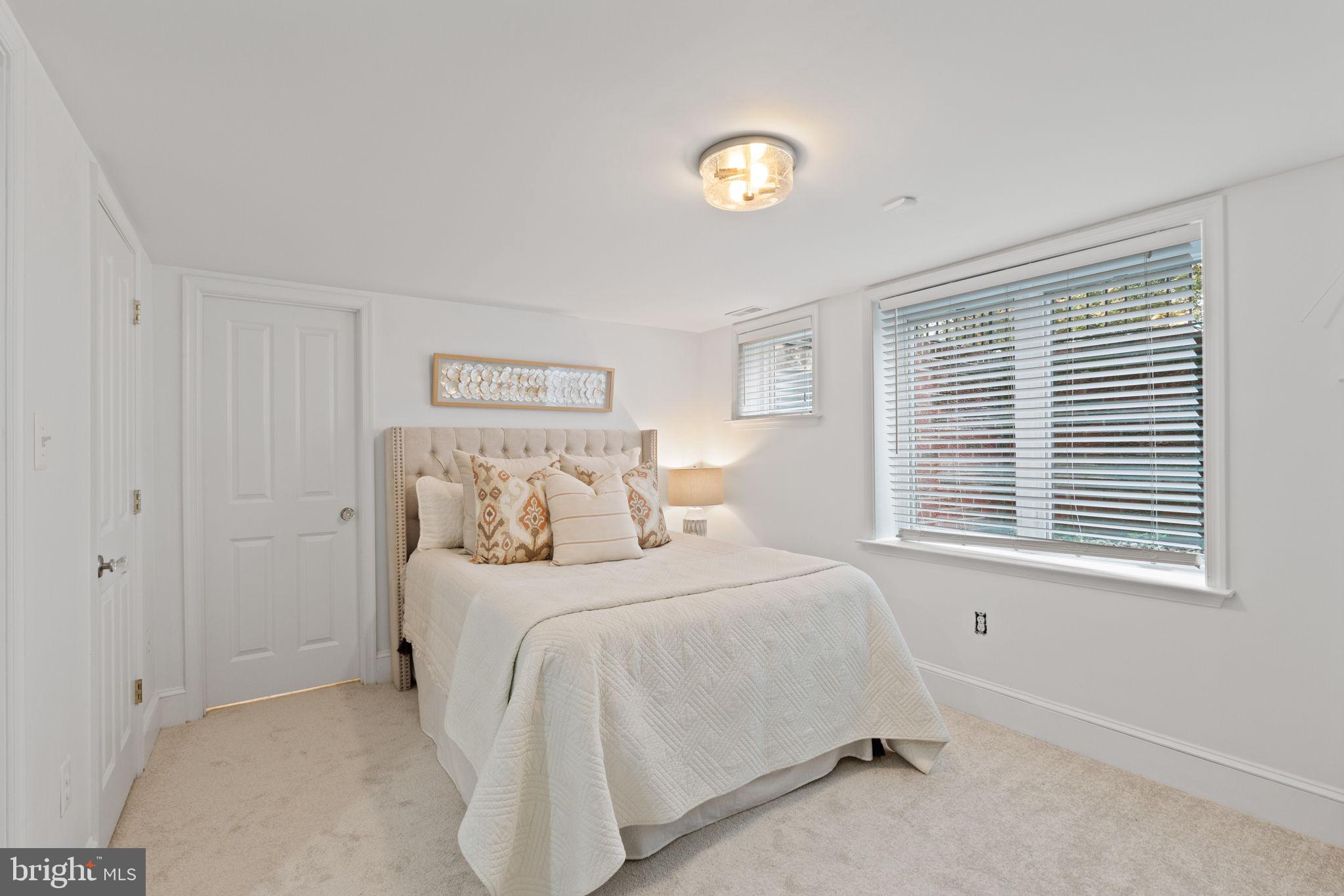 IVY HILL - Residential