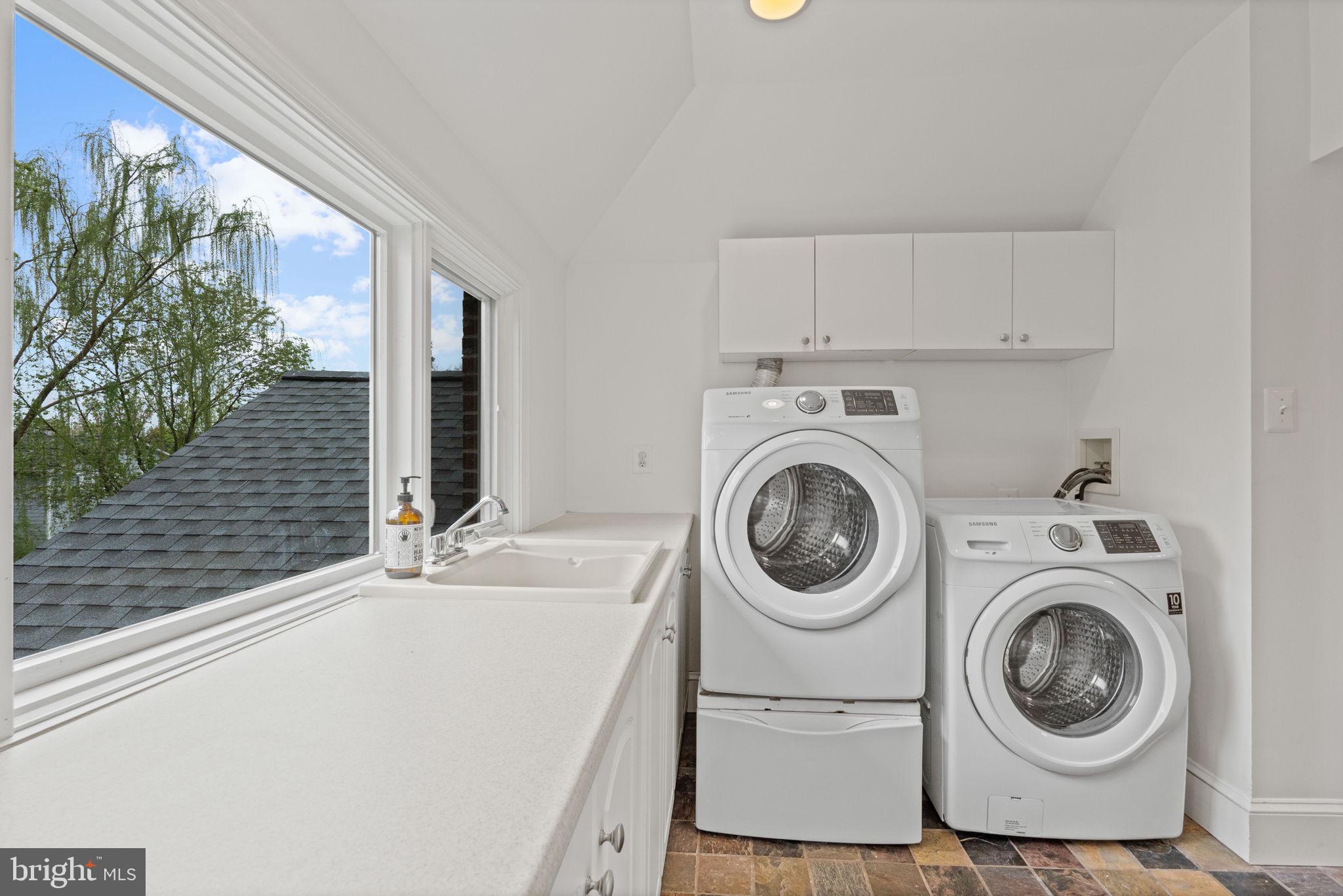 IVY HILL - Residential