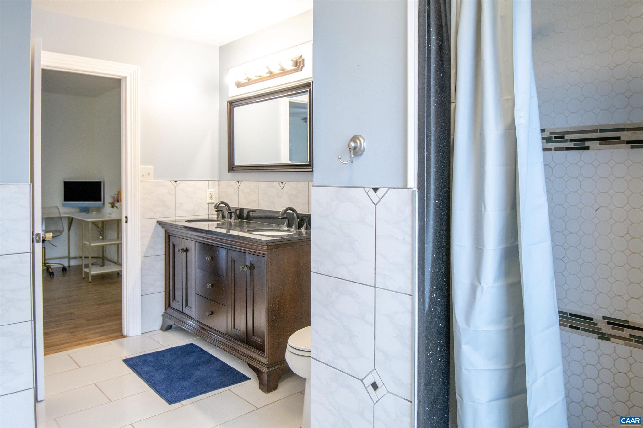 FOX CHASE - Residential