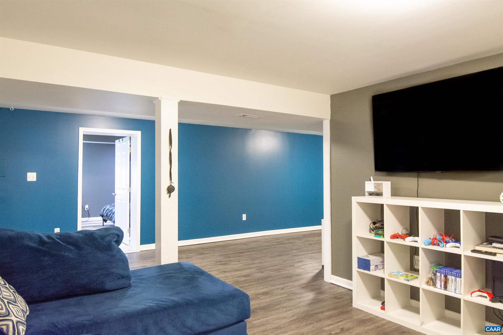 FOX CHASE - Residential