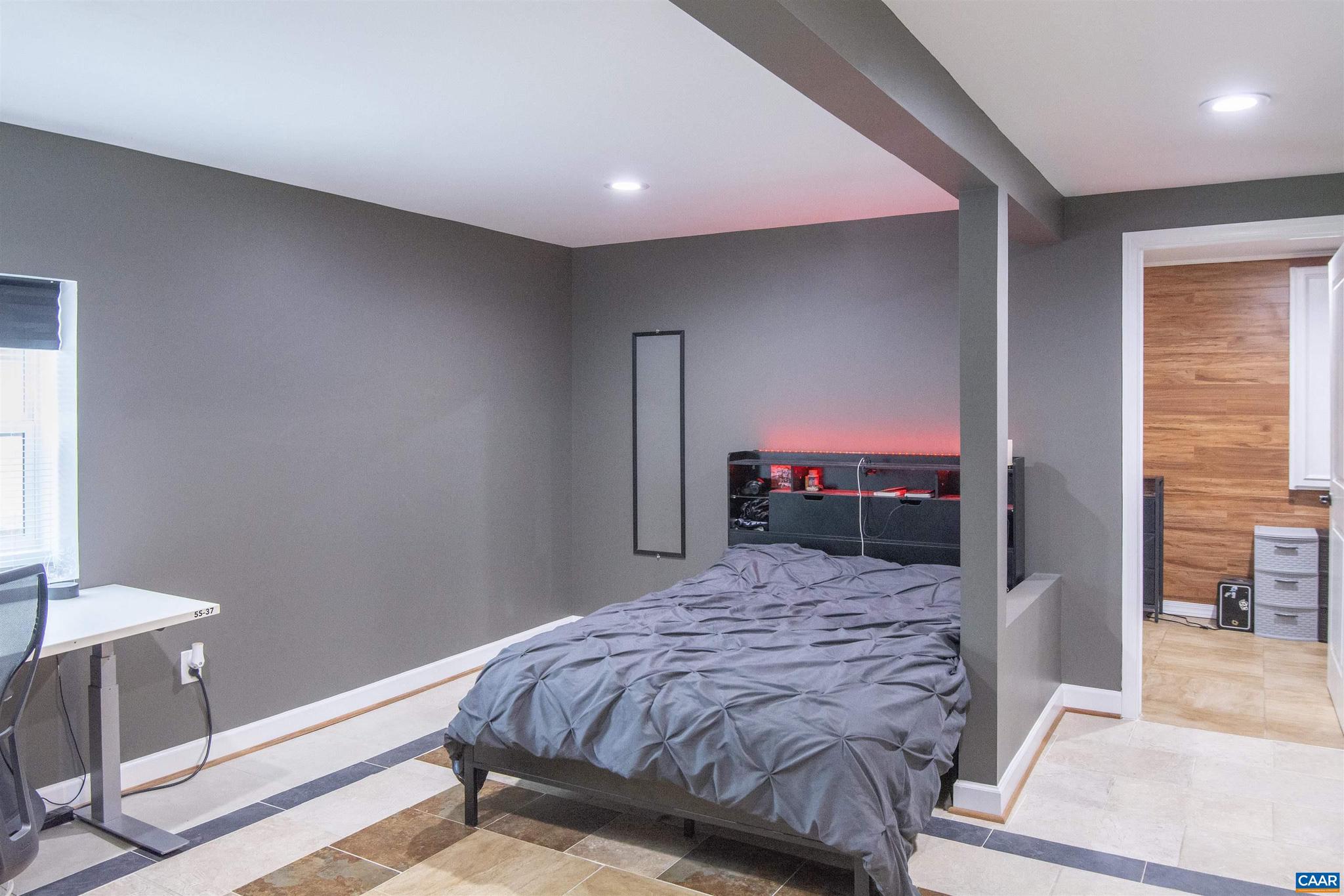 FOX CHASE - Residential