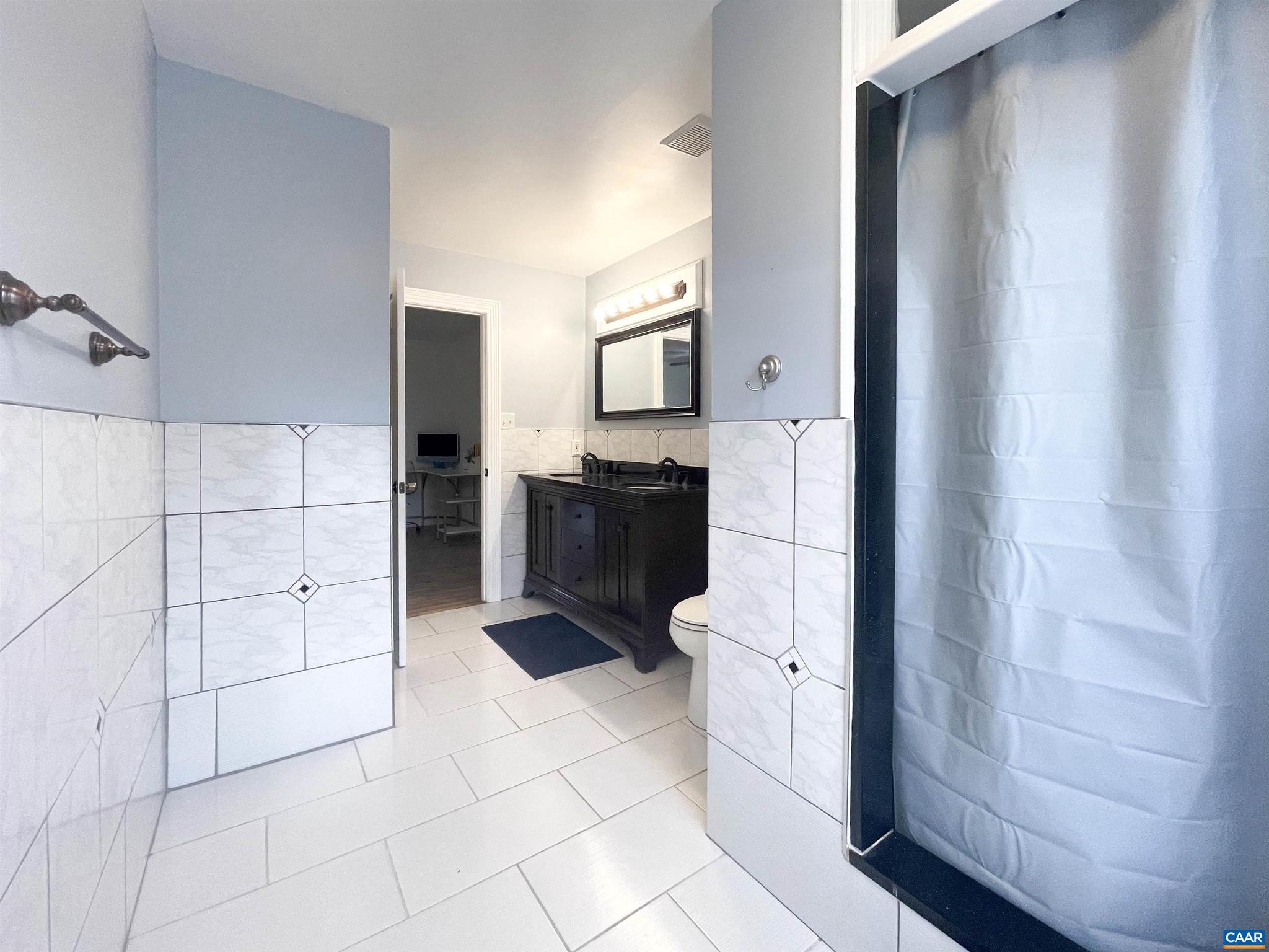 FOX CHASE - Residential