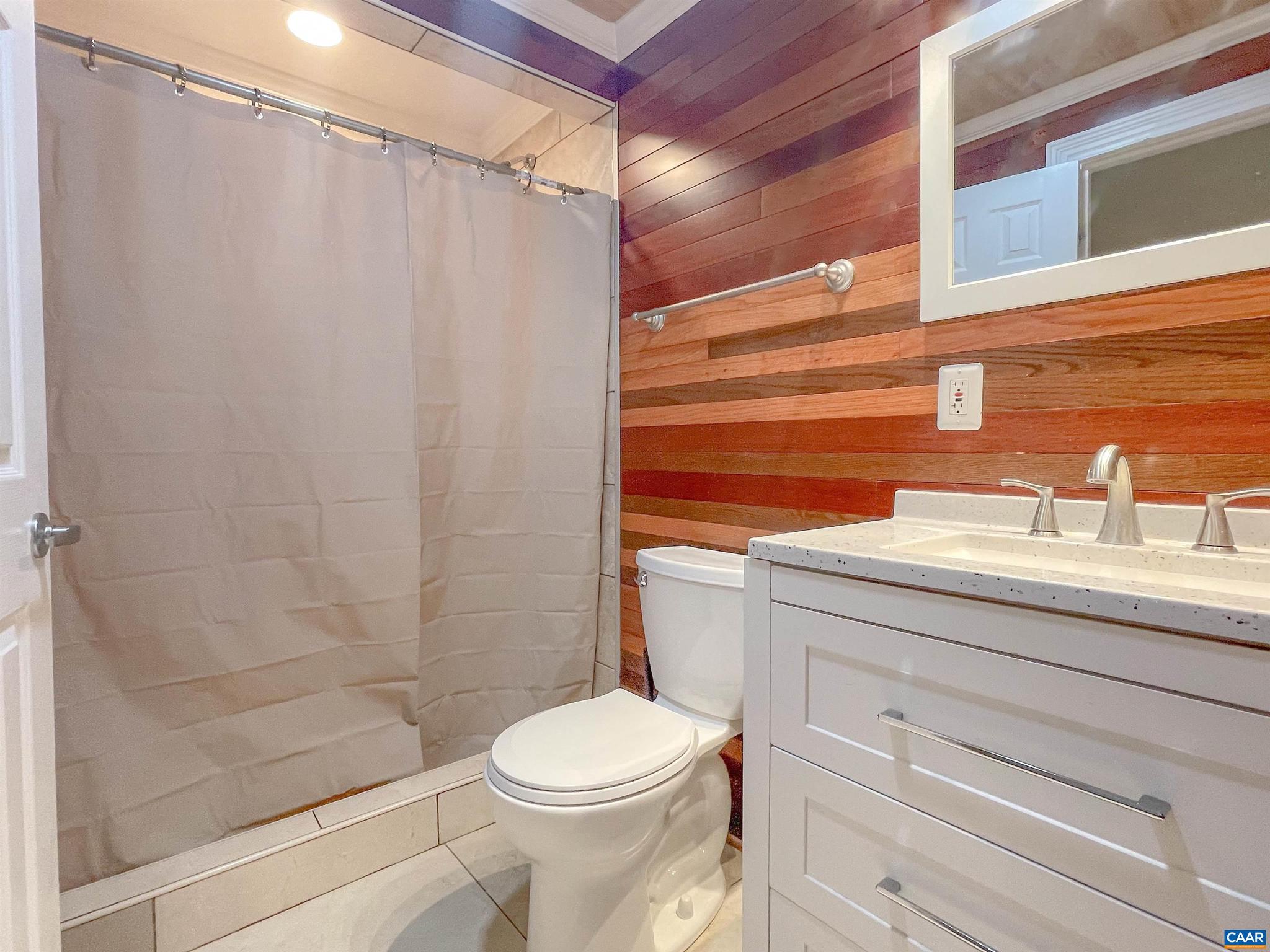 FOX CHASE - Residential