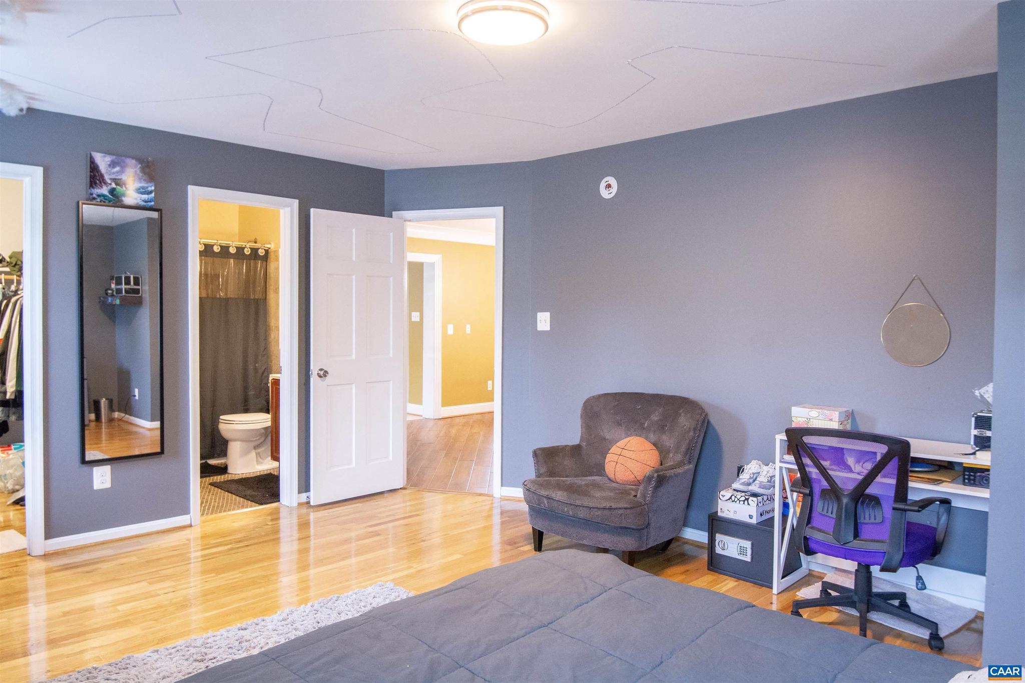 FOX CHASE - Residential