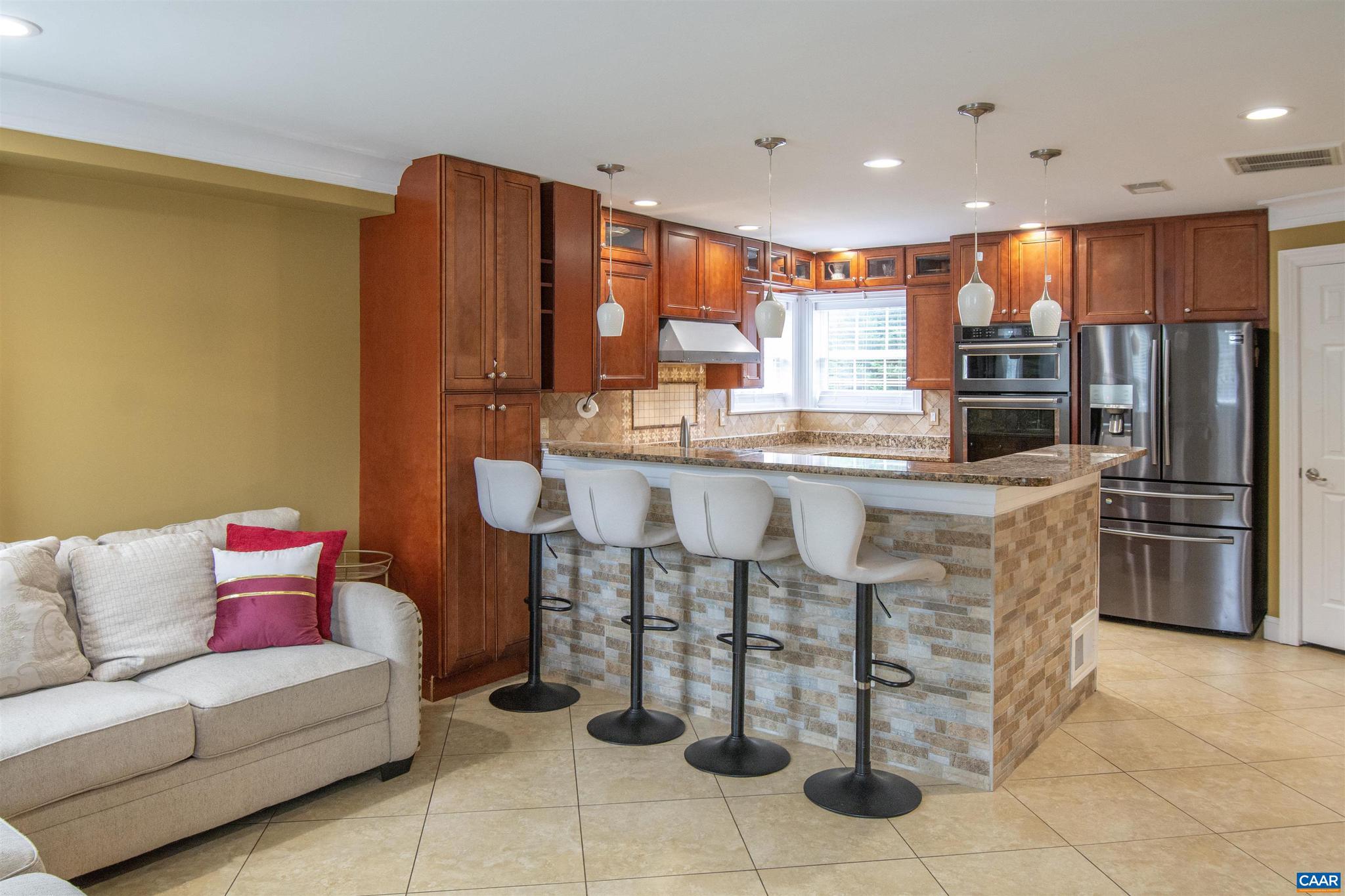 FOX CHASE - Residential