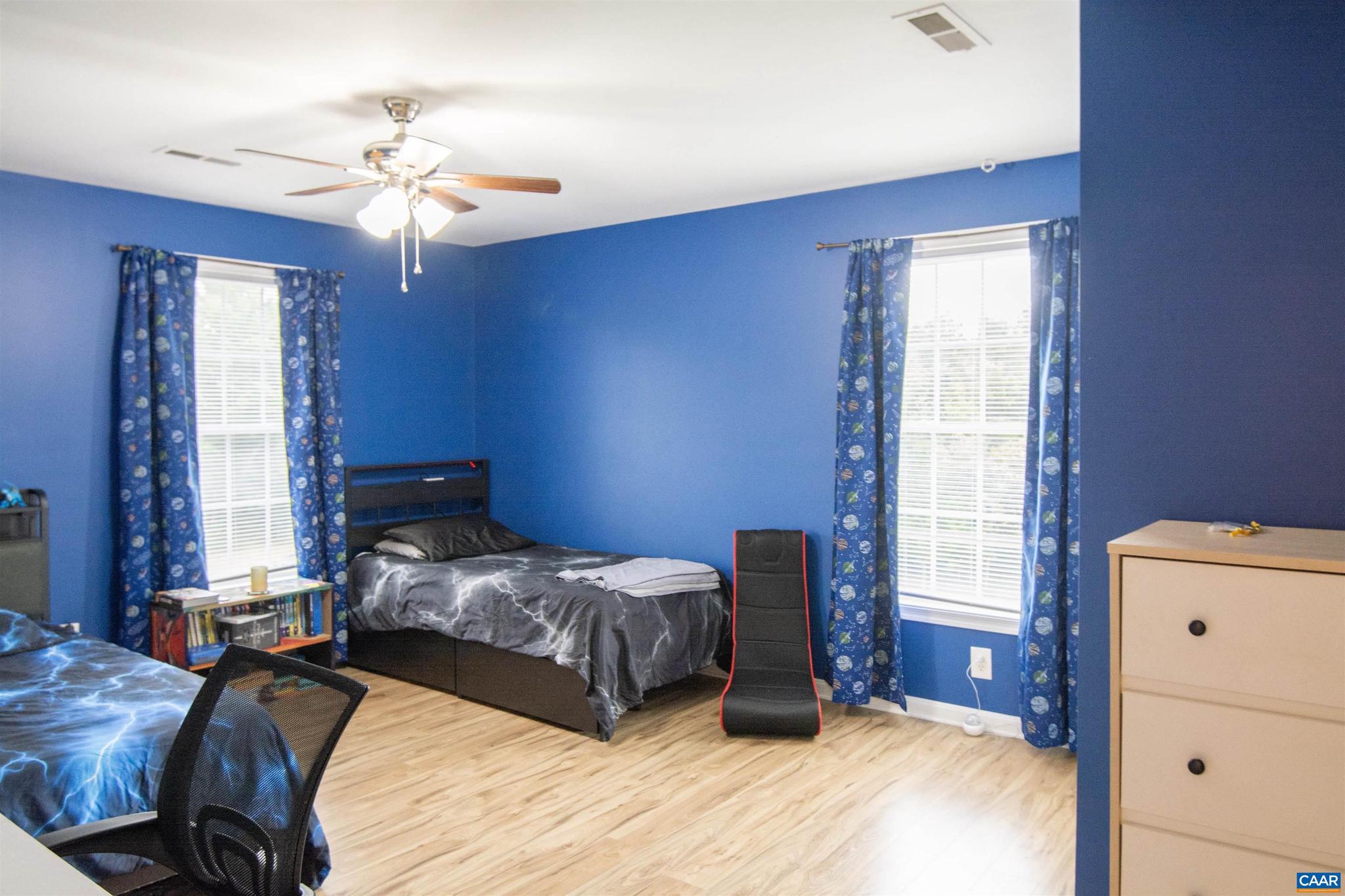 FOX CHASE - Residential