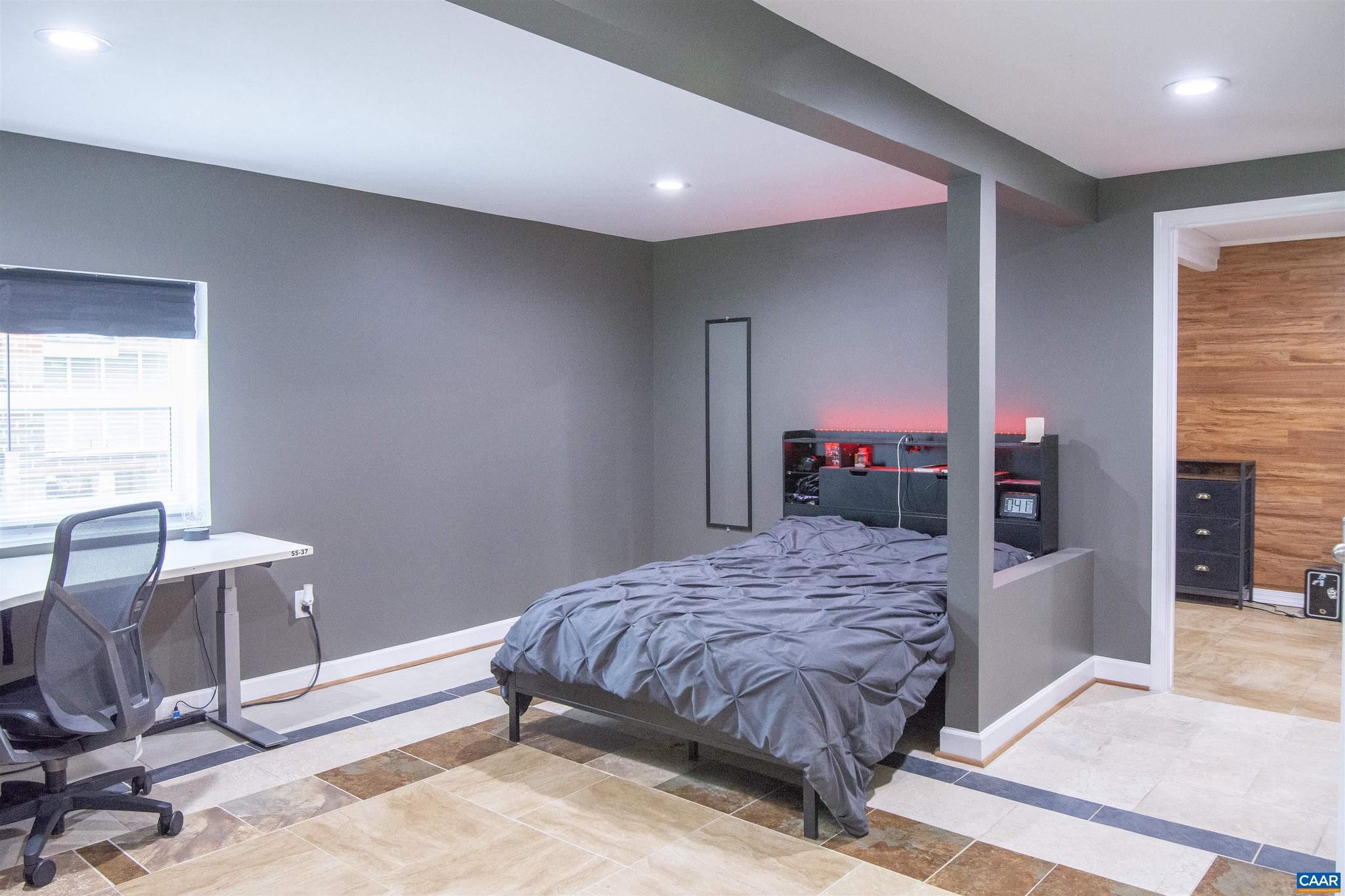 FOX CHASE - Residential