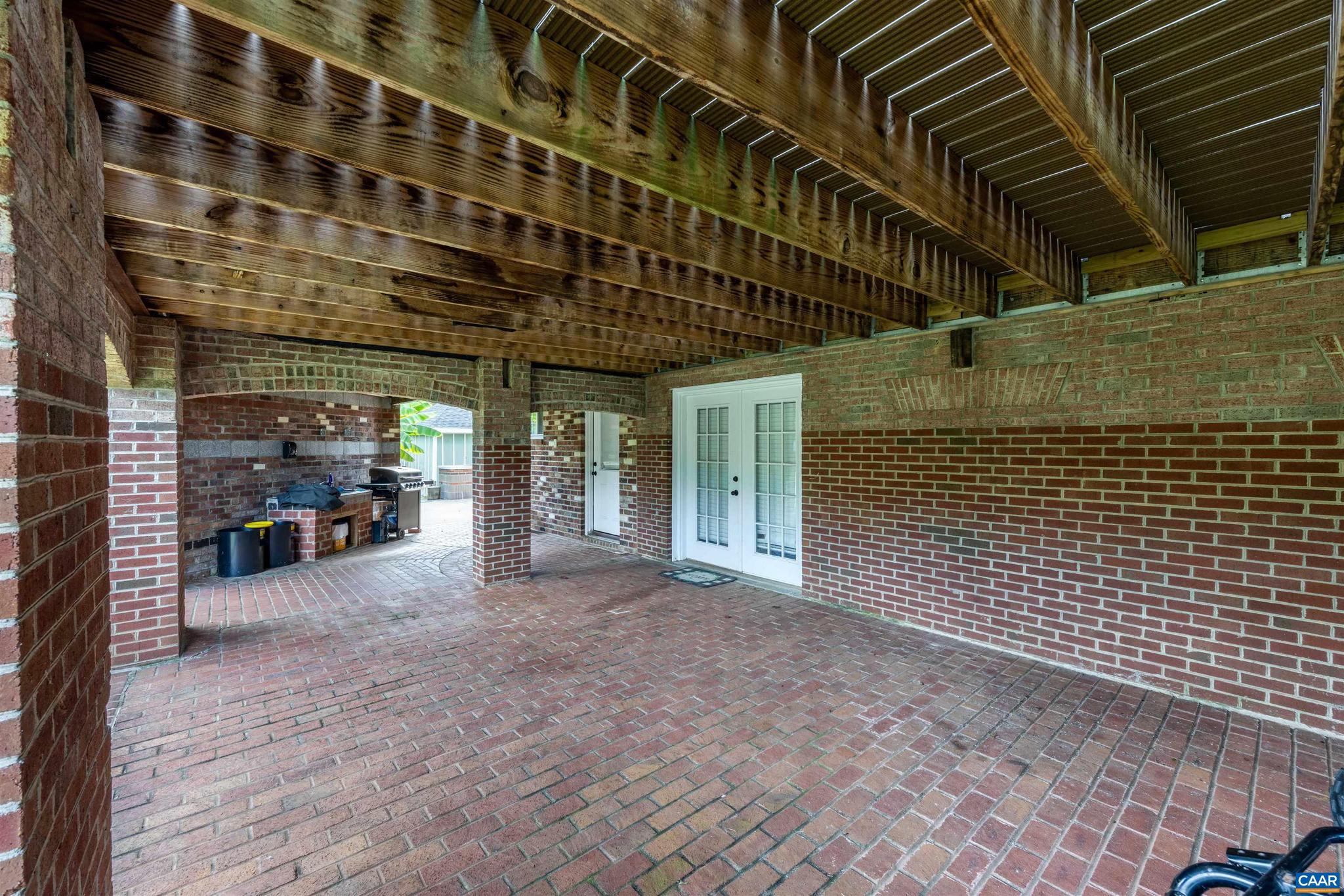 FOX CHASE - Residential