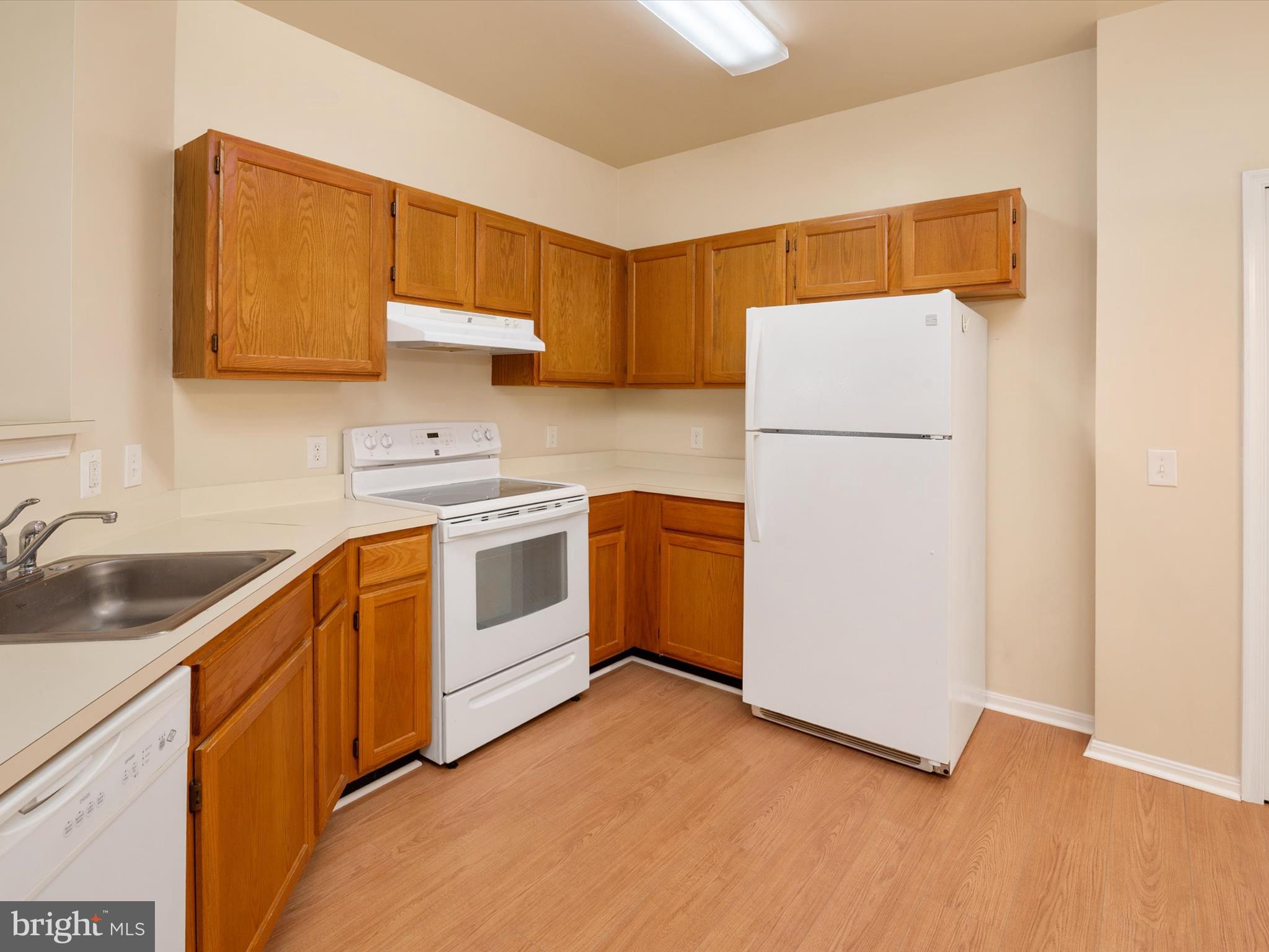 CEDAR GROVE AT CROFTON - Residential