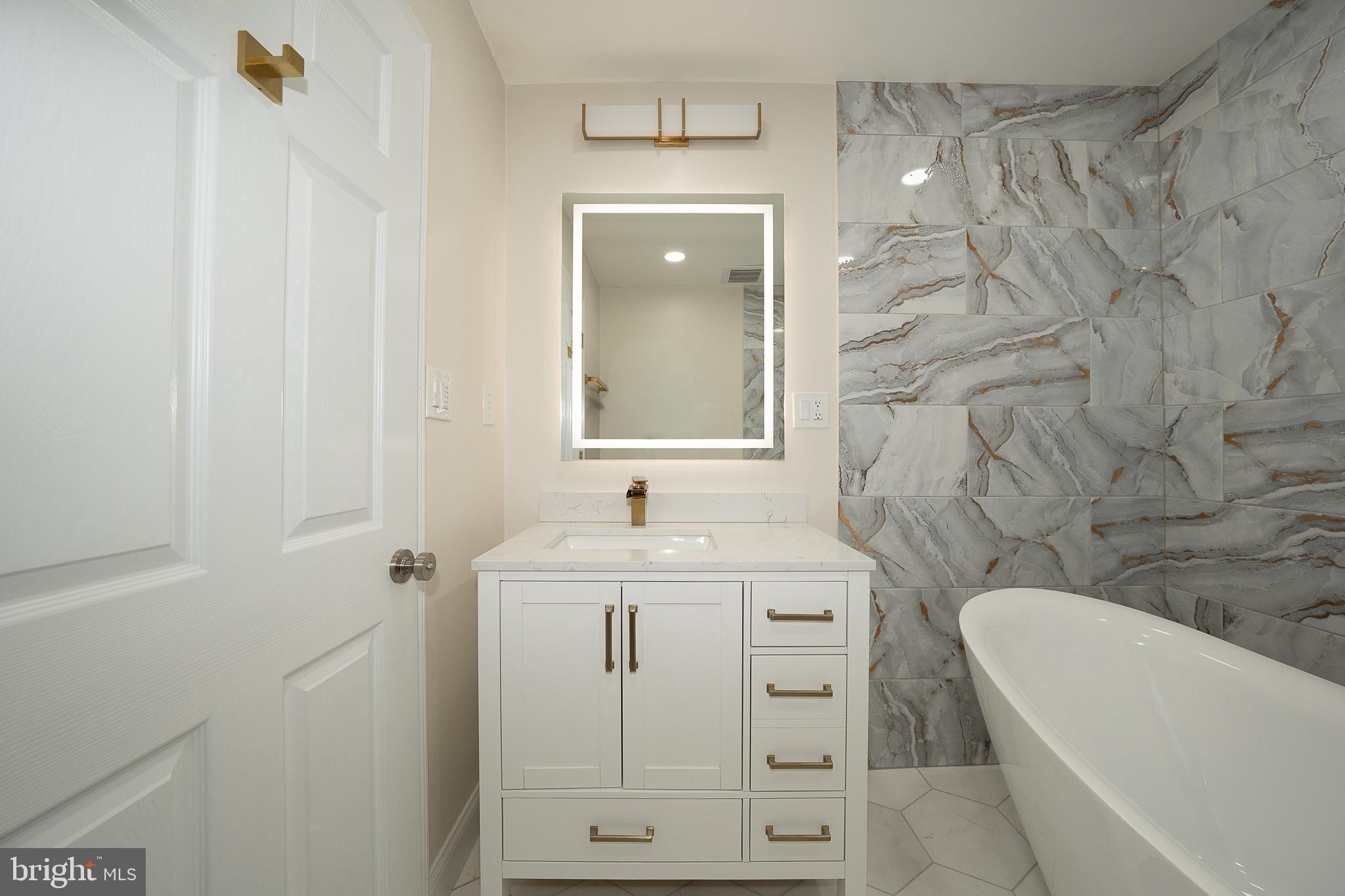 EDDINGTON PARK - Residential