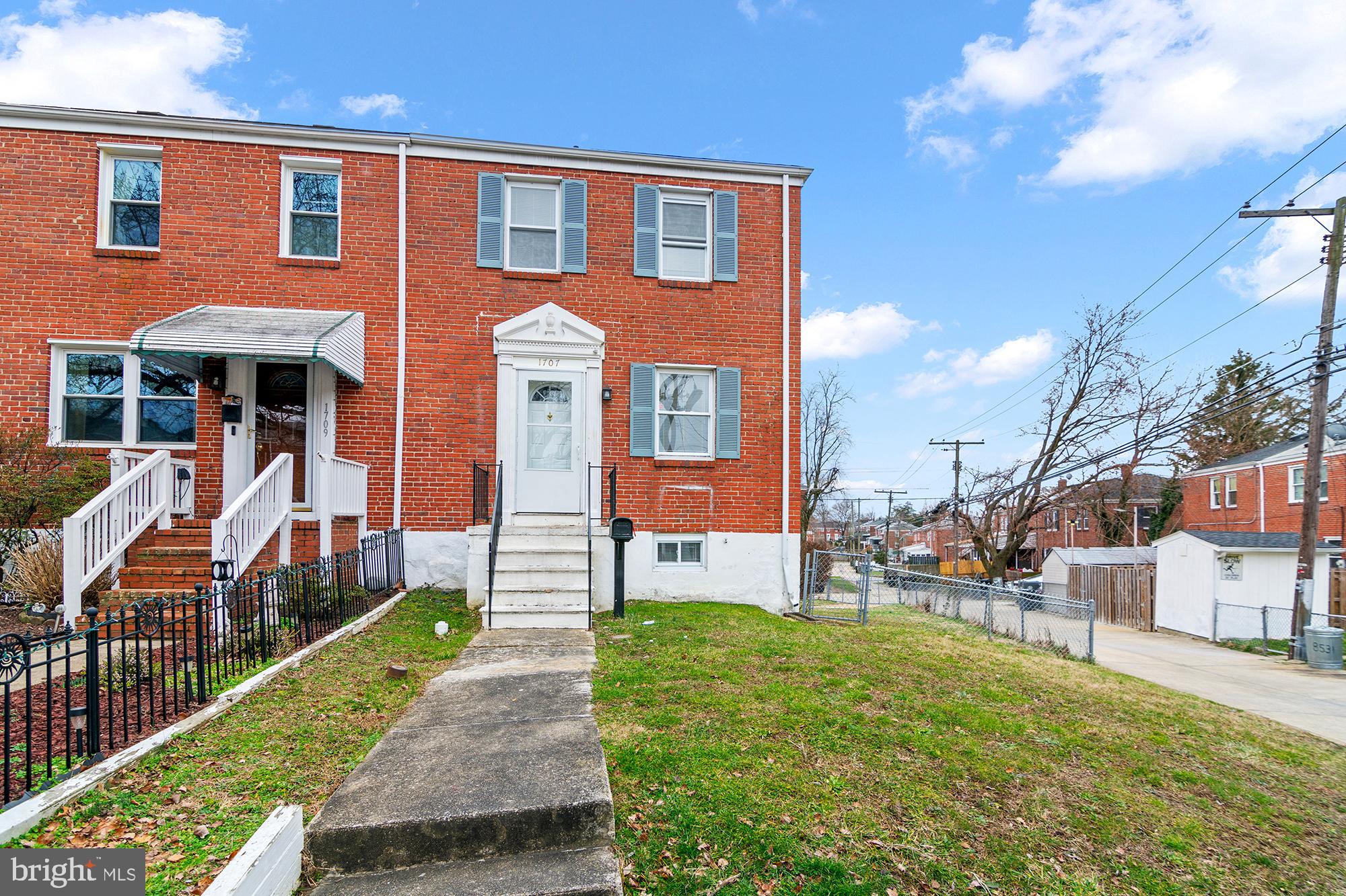 PARKVILLE - Residential Lease