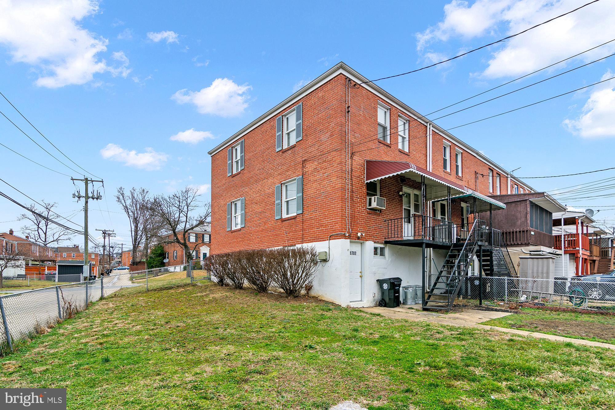 PARKVILLE - Residential Lease