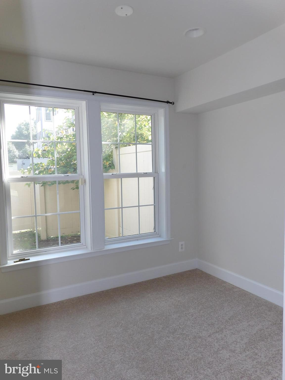 OAKLAWN - Residential Lease