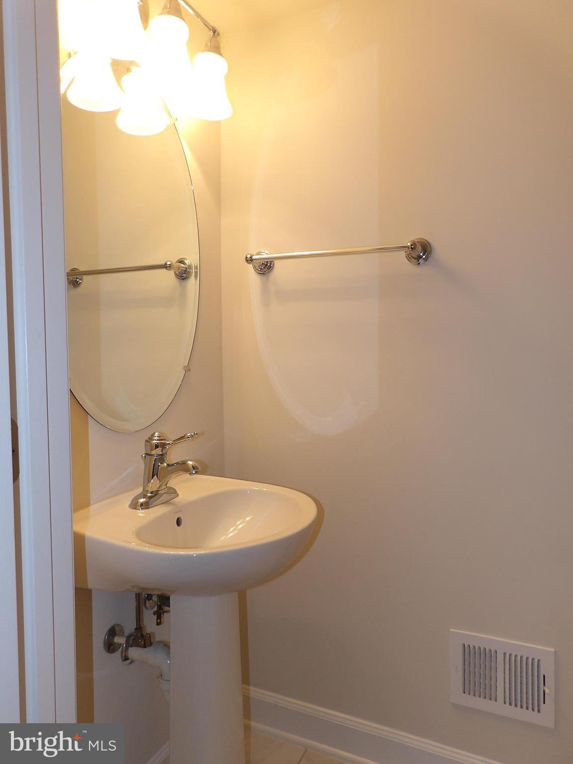 OAKLAWN - Residential Lease