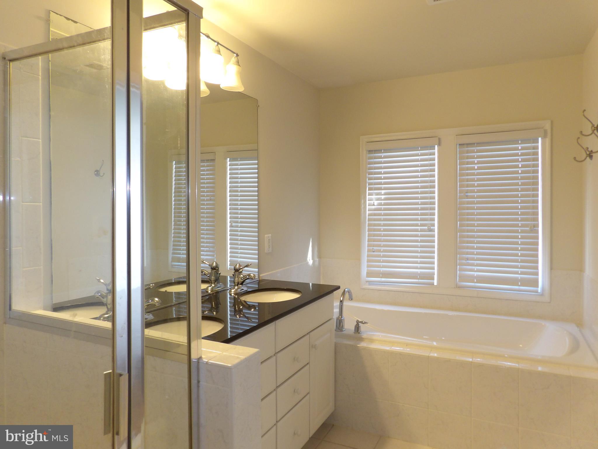 OAKLAWN - Residential Lease