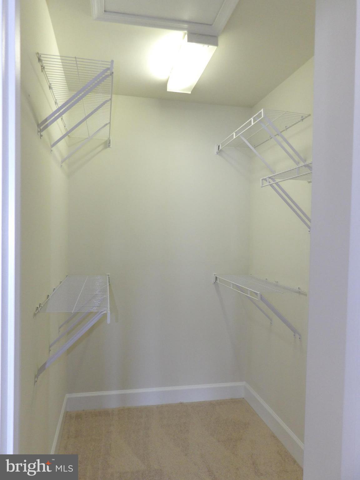 OAKLAWN - Residential Lease