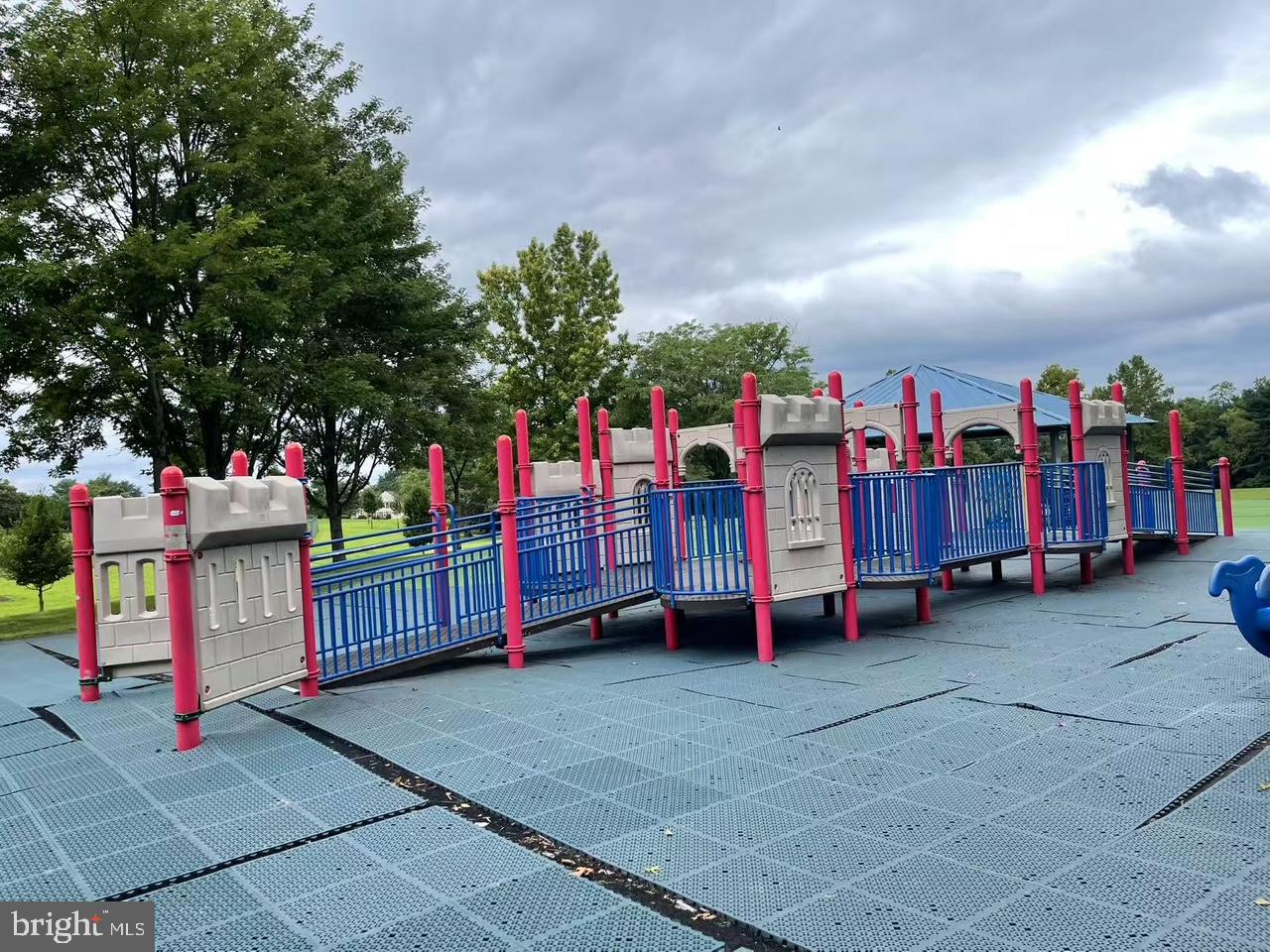 POTOMAC COMMONS - Residential Lease