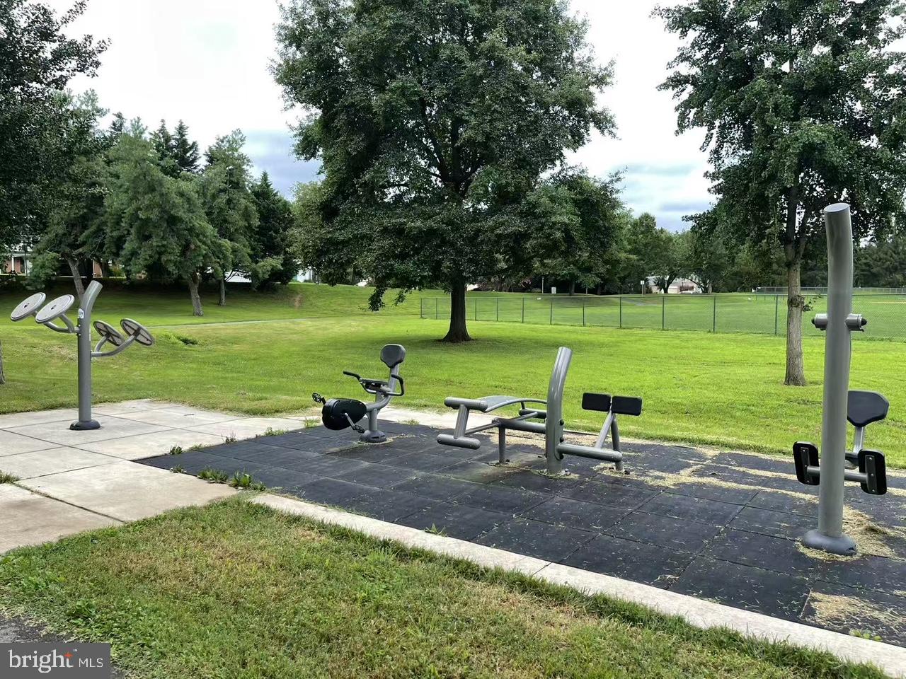 POTOMAC COMMONS - Residential Lease