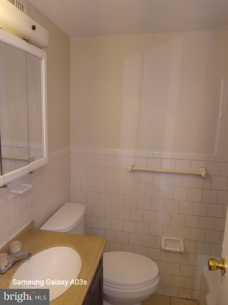 THE SEASONS - Residential Lease