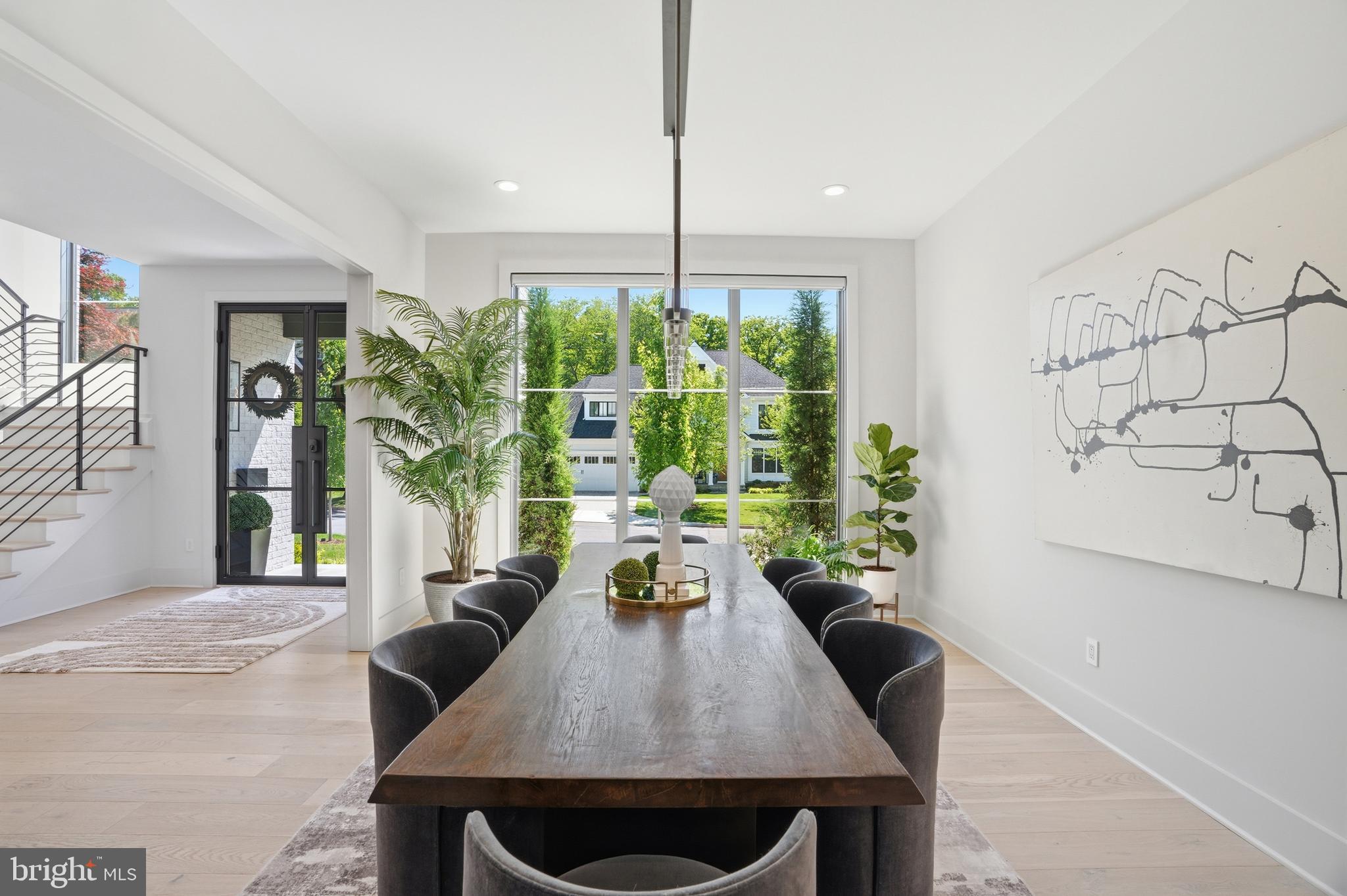 MCLEAN MANOR - Residential
