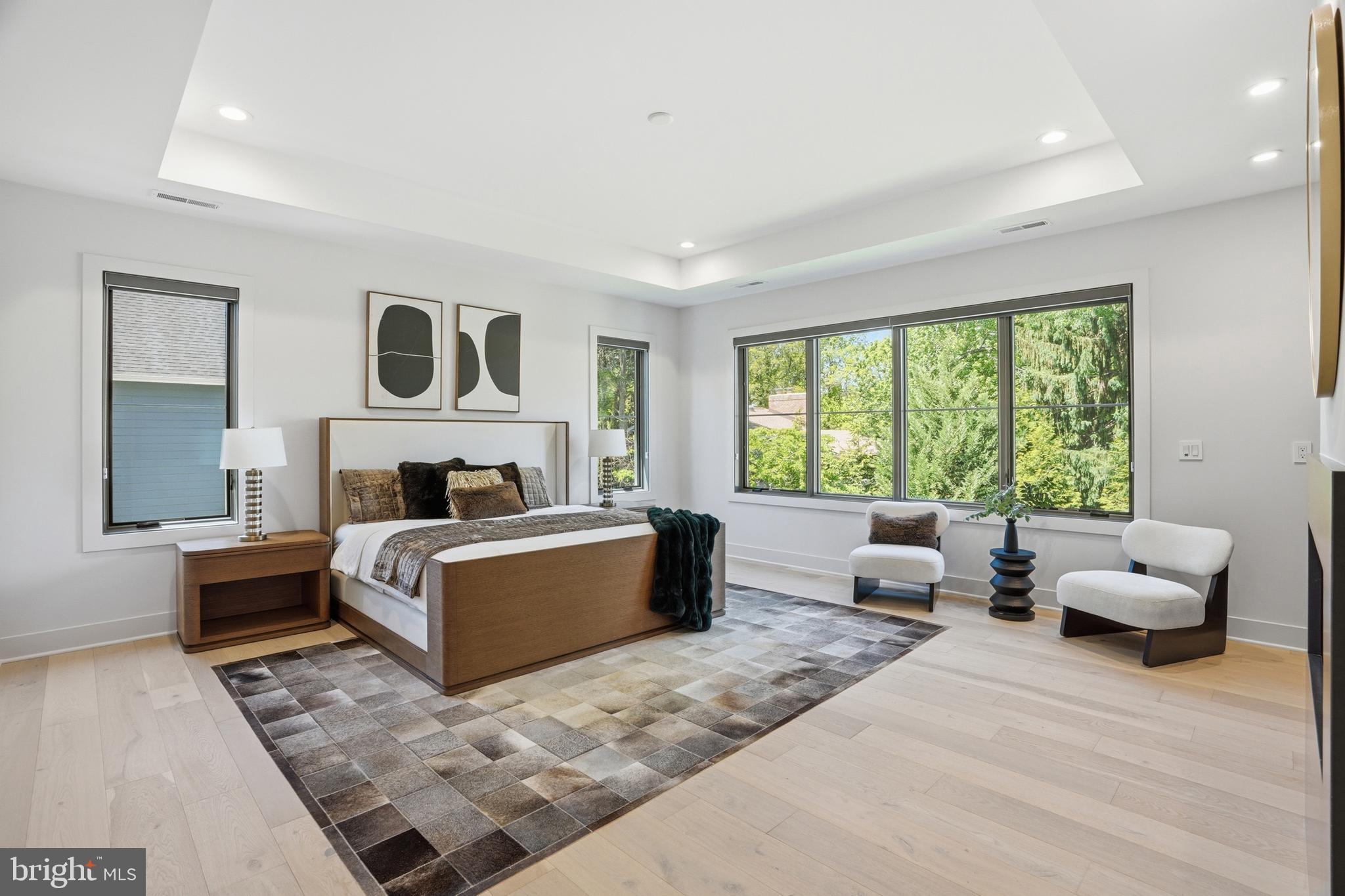 MCLEAN MANOR - Residential